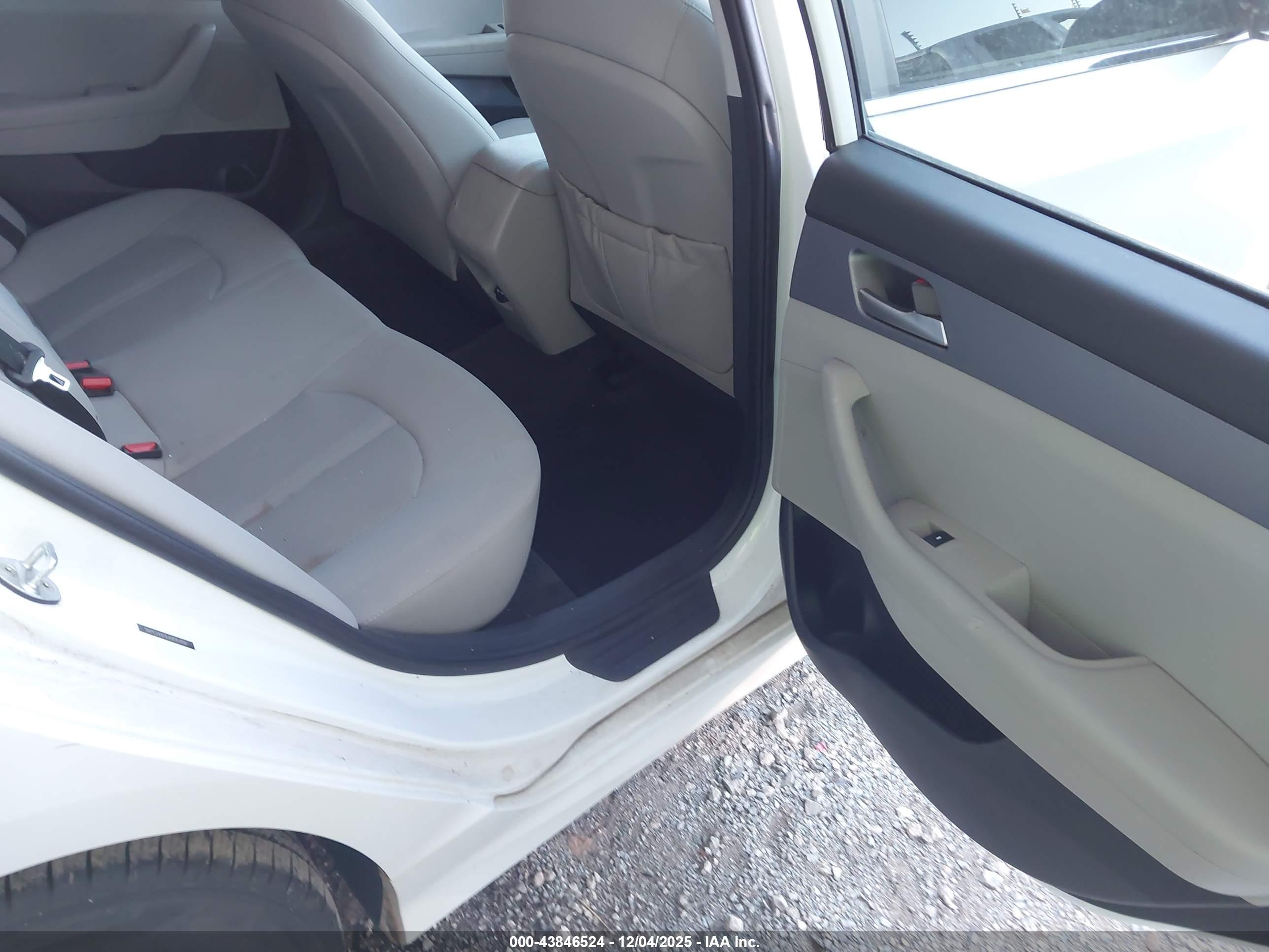 HYUNDAI SONATA image 8