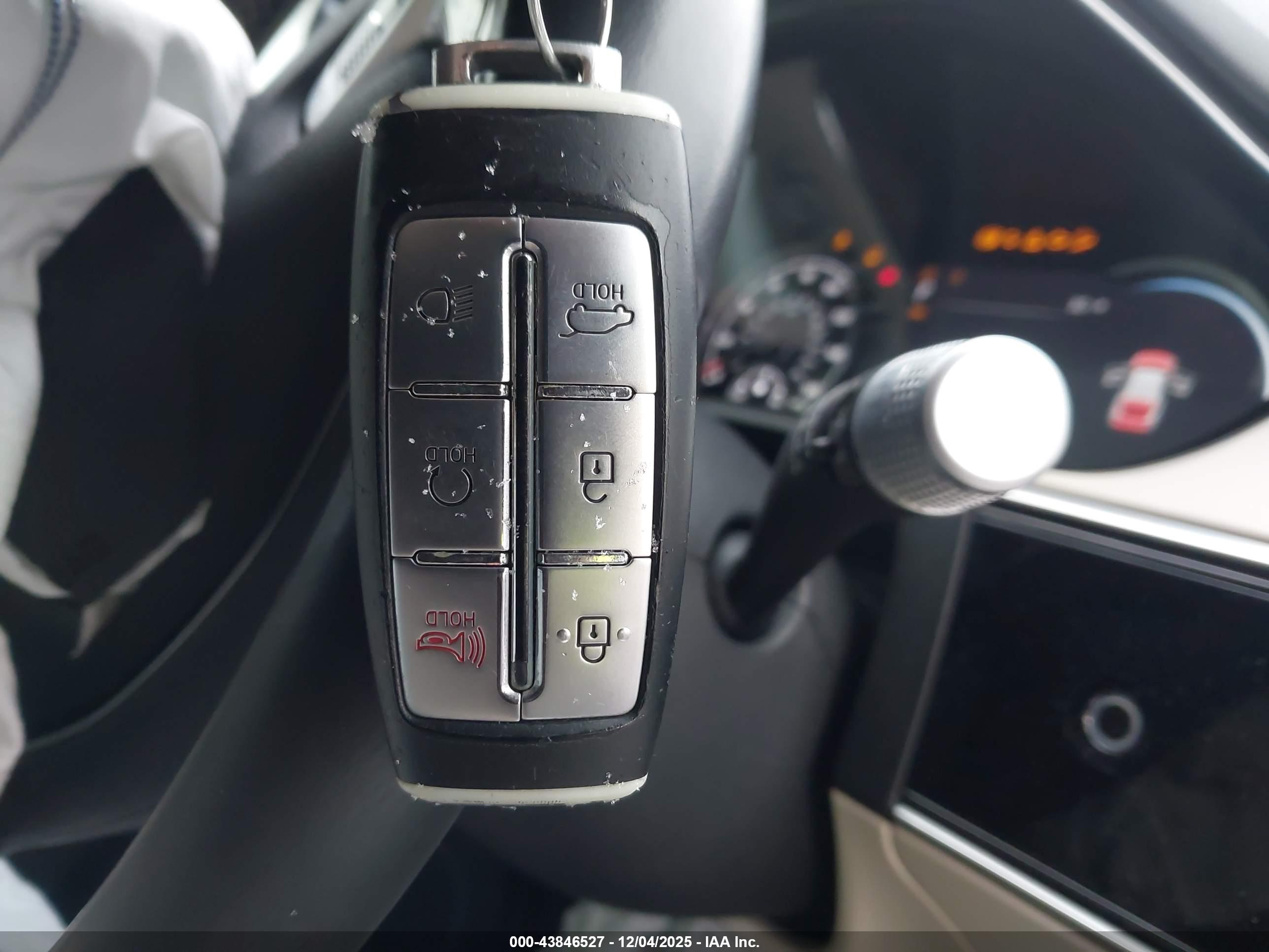 GENESIS GV70 image 11