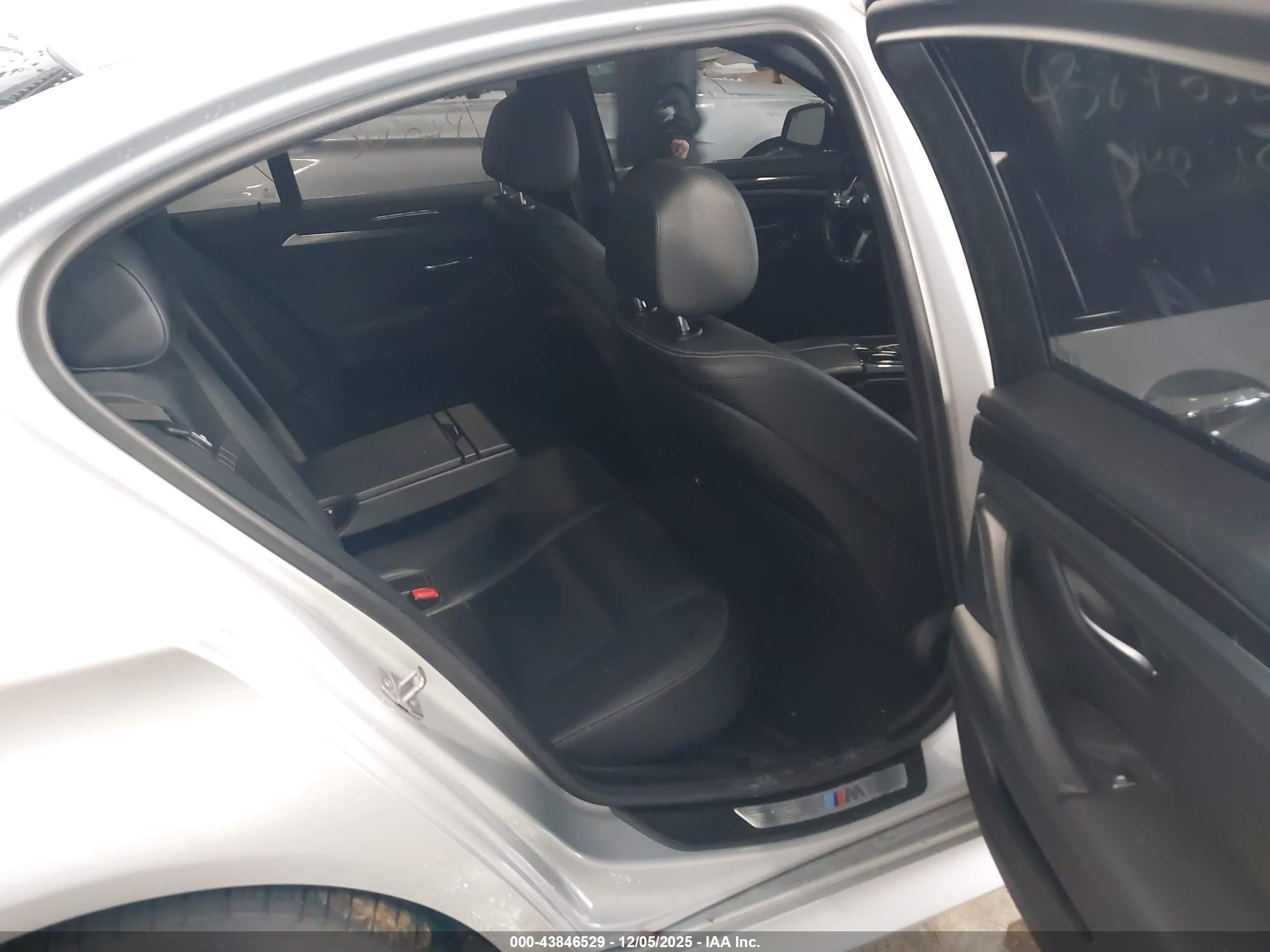 BMW 528I image 8