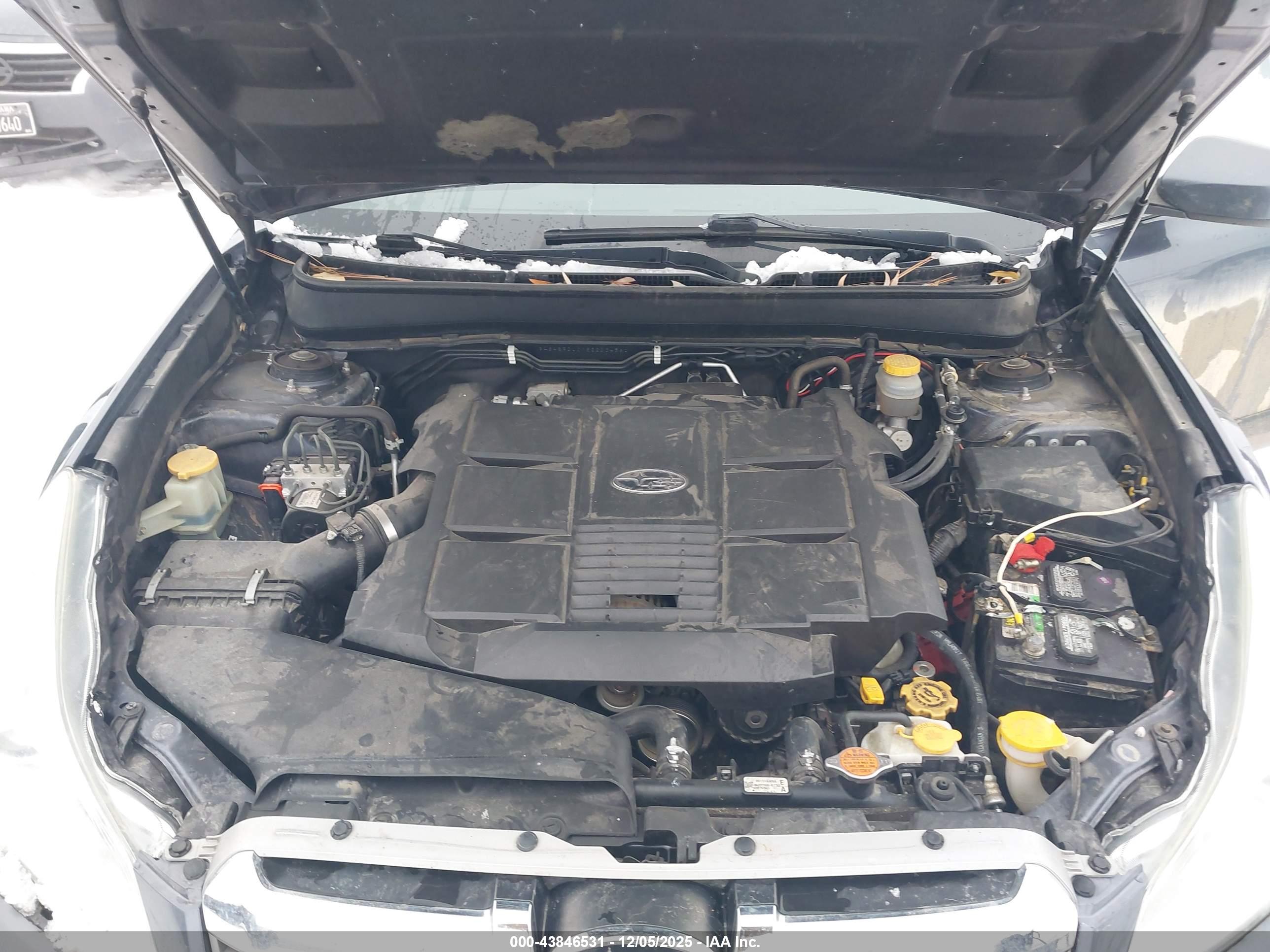 SUBARU OUTBACK image 10