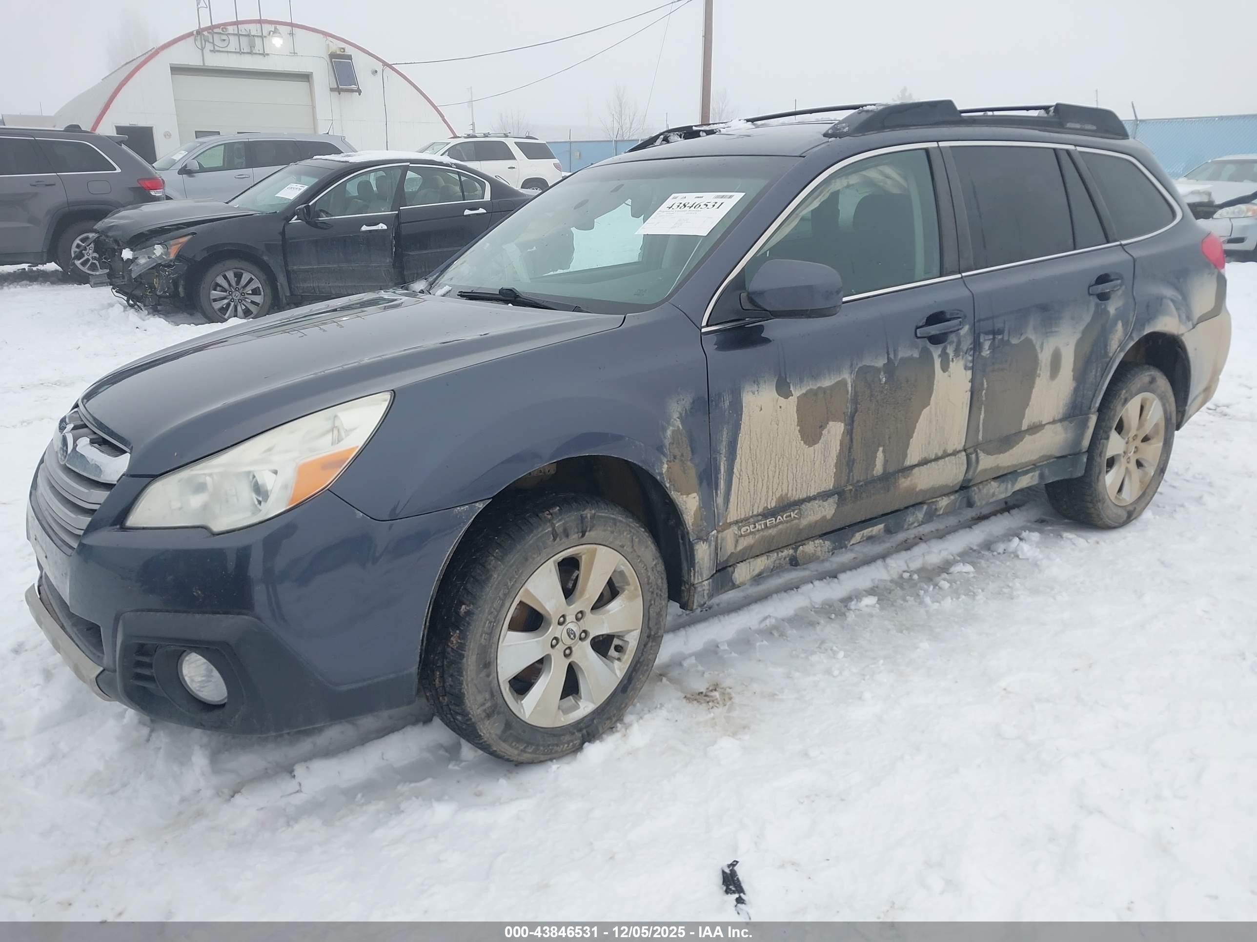 SUBARU OUTBACK image 2