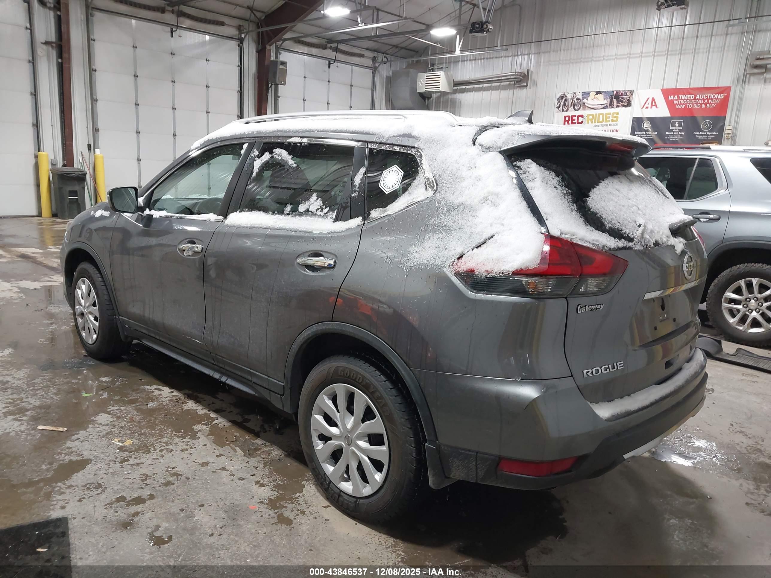 NISSAN ROGUE image 3