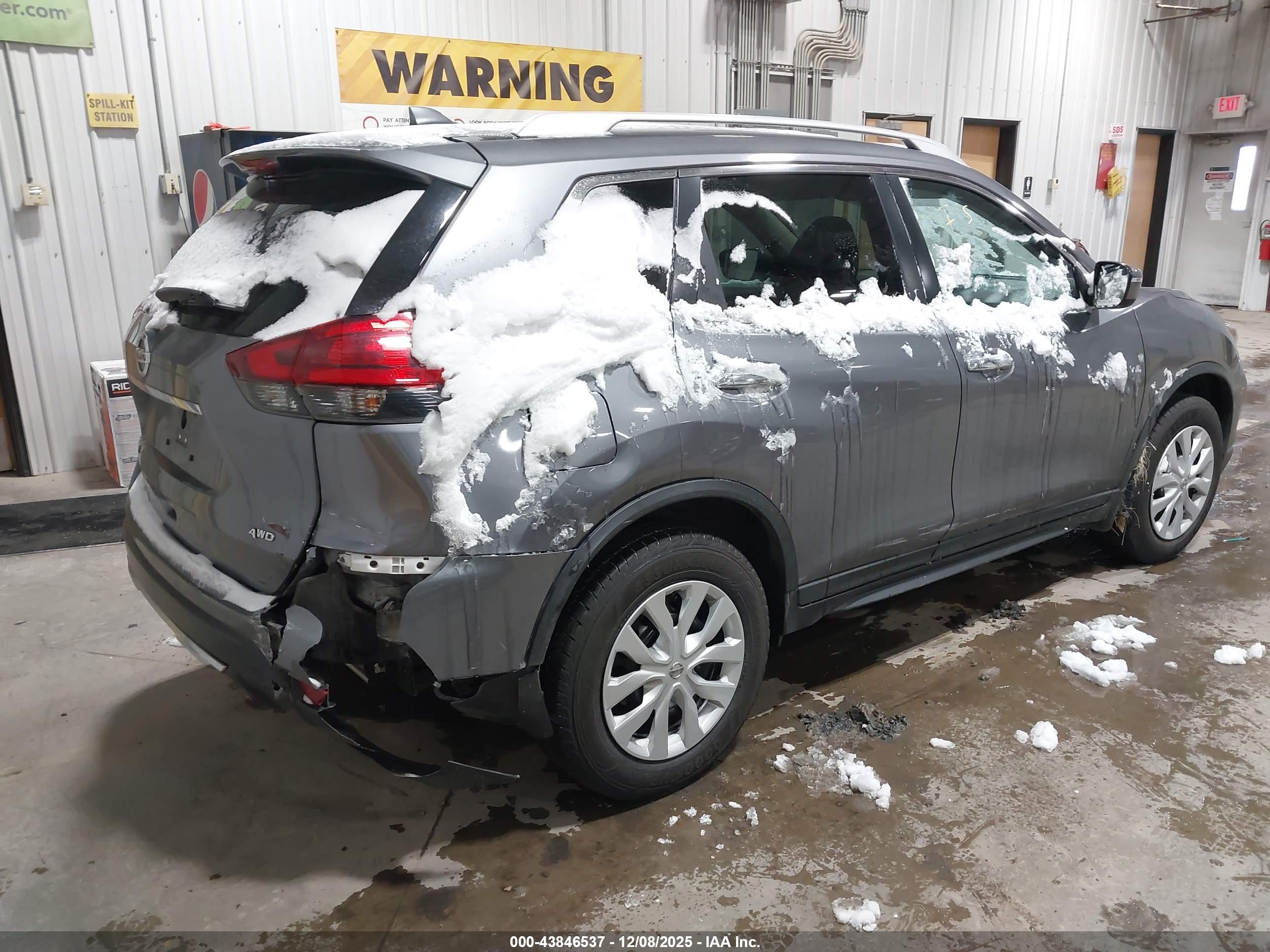NISSAN ROGUE image 4