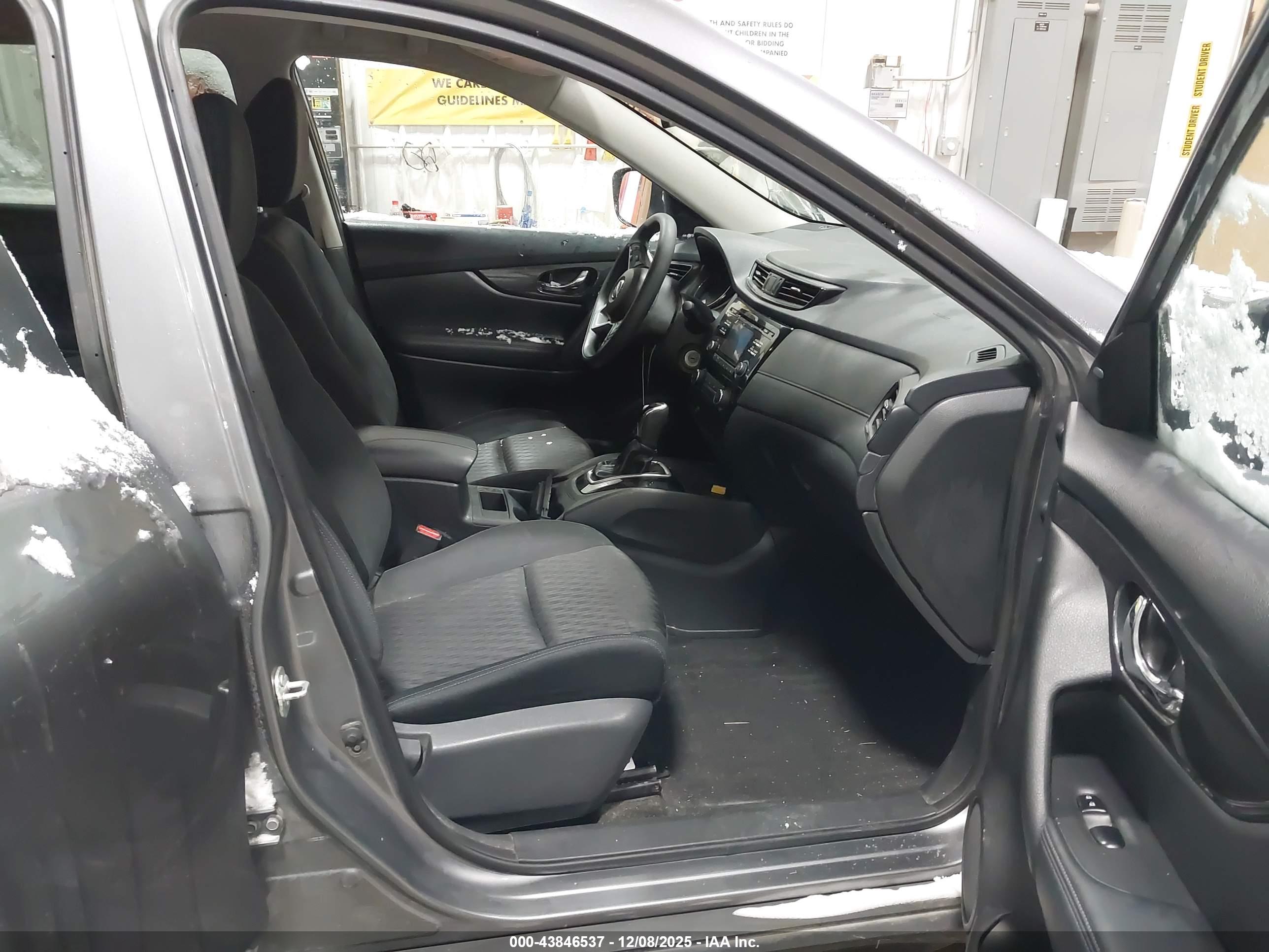 NISSAN ROGUE image 5