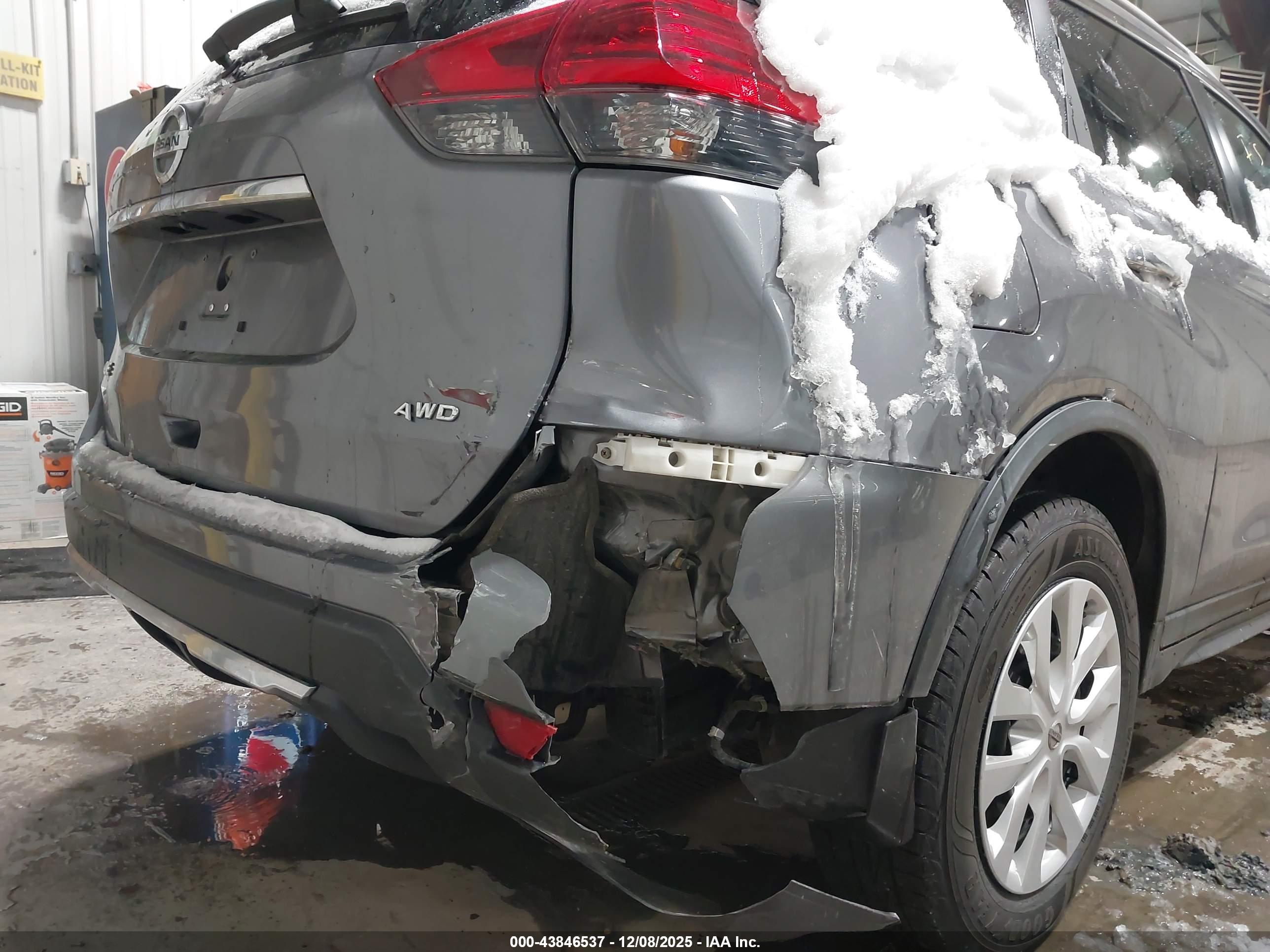 NISSAN ROGUE image 6