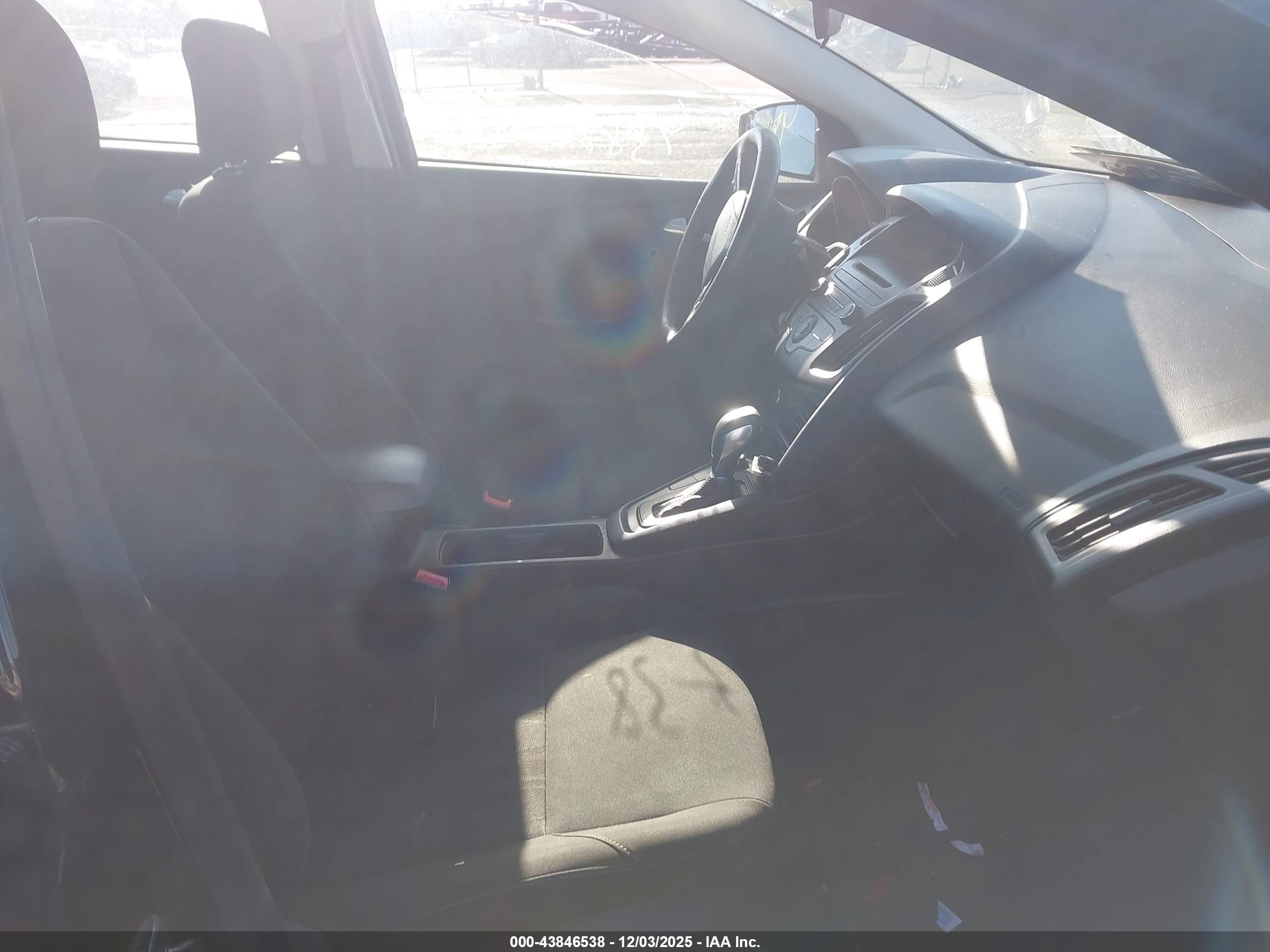 FORD FOCUS image 5