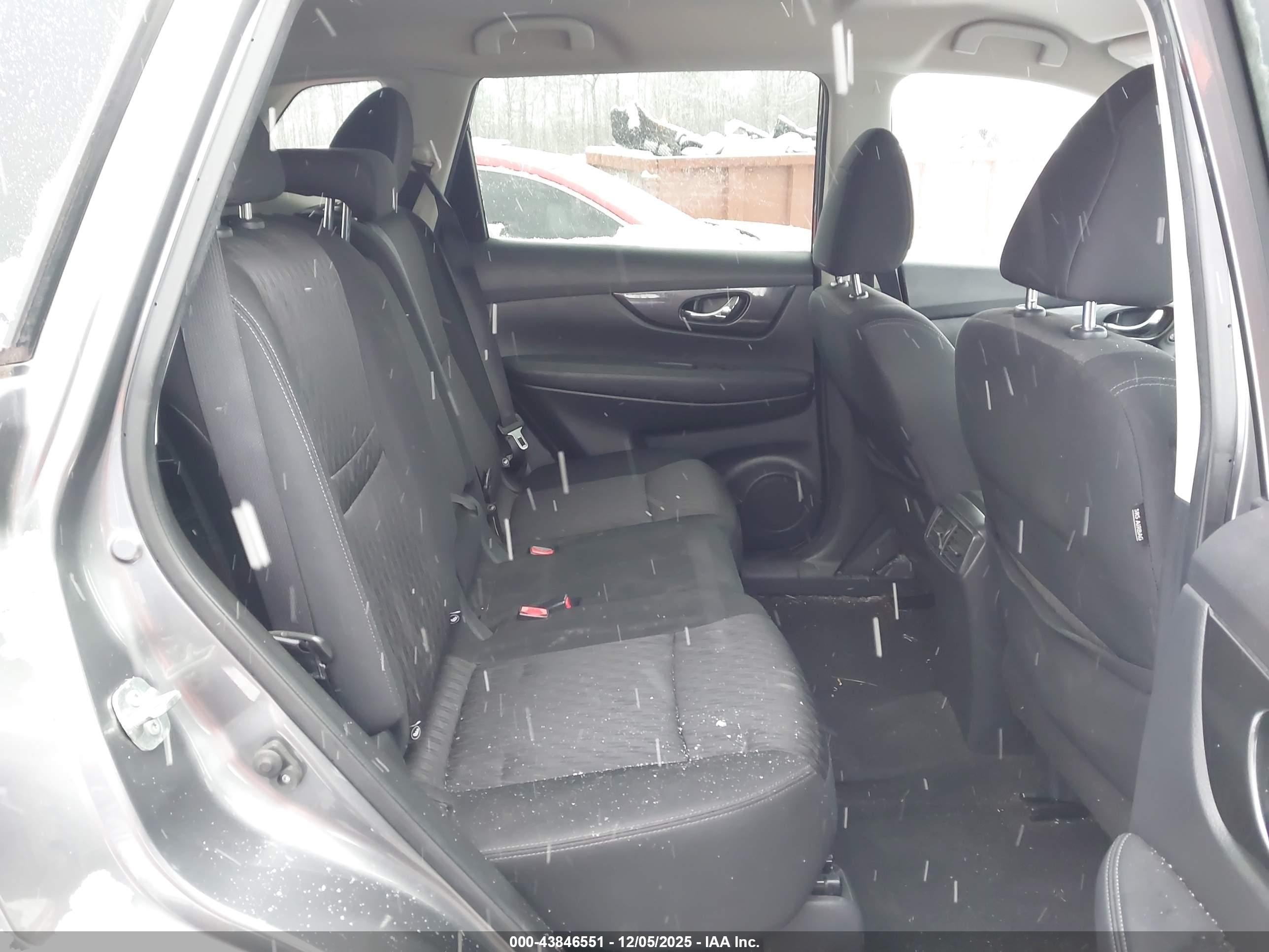 NISSAN ROGUE image 8