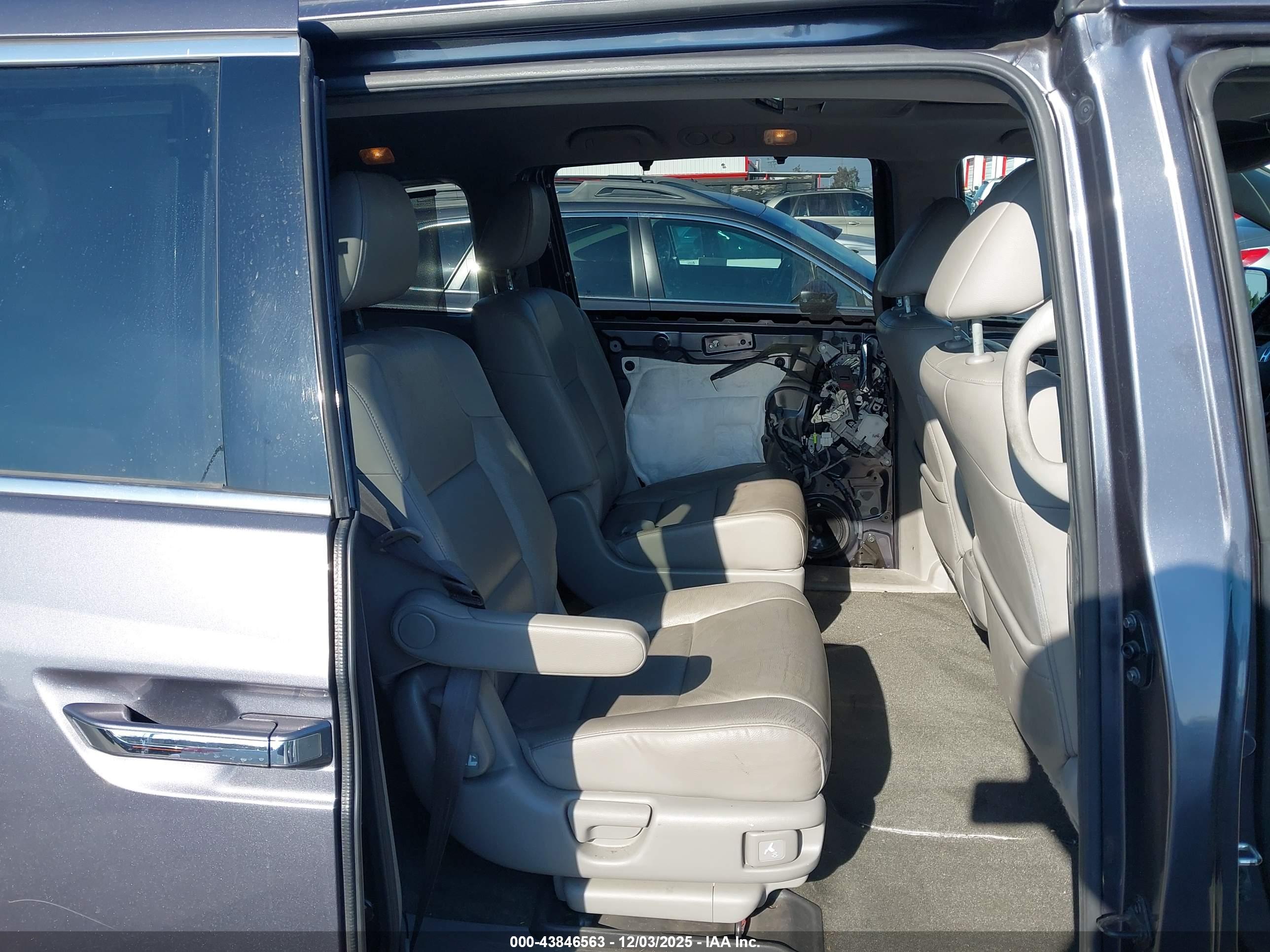 HONDA ODYSSEY image 8
