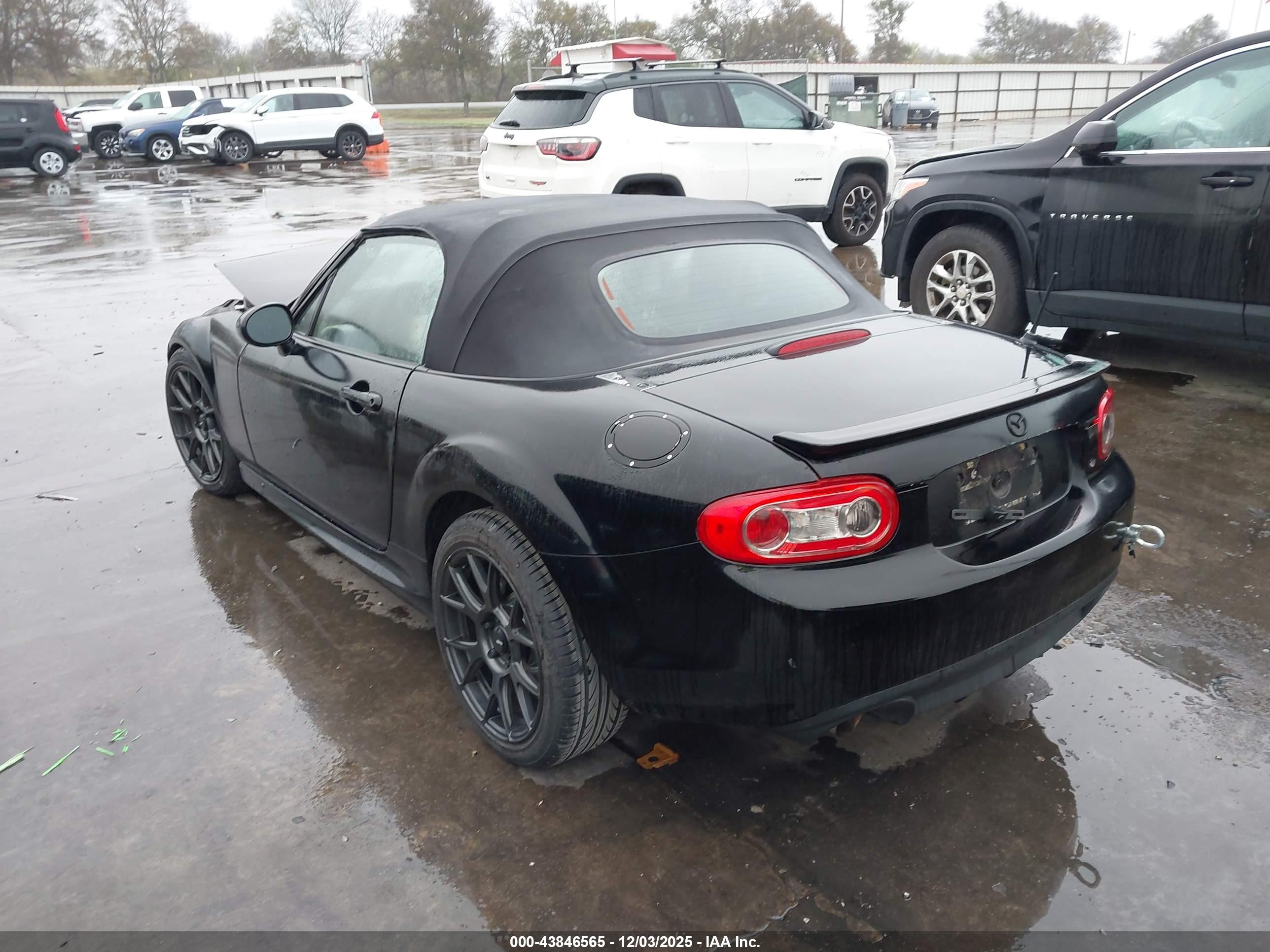 MAZDA MX-5 image 3