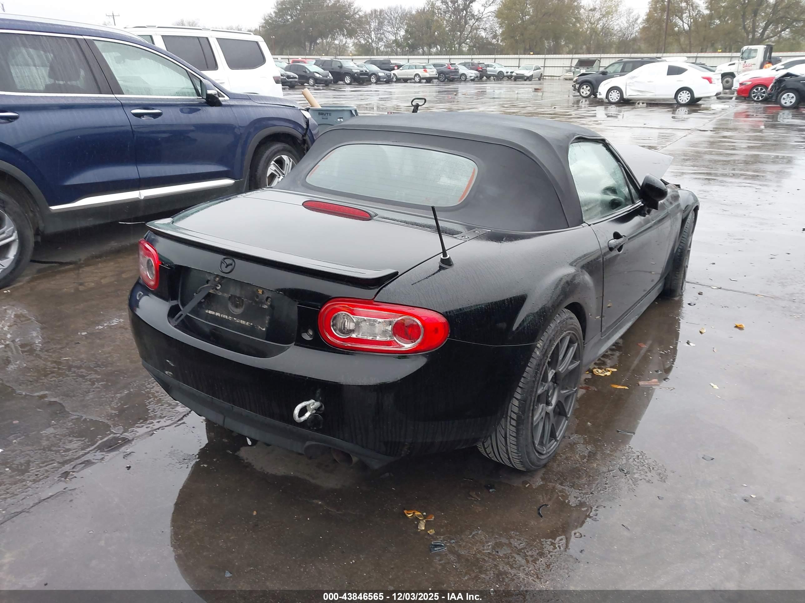 MAZDA MX-5 image 4