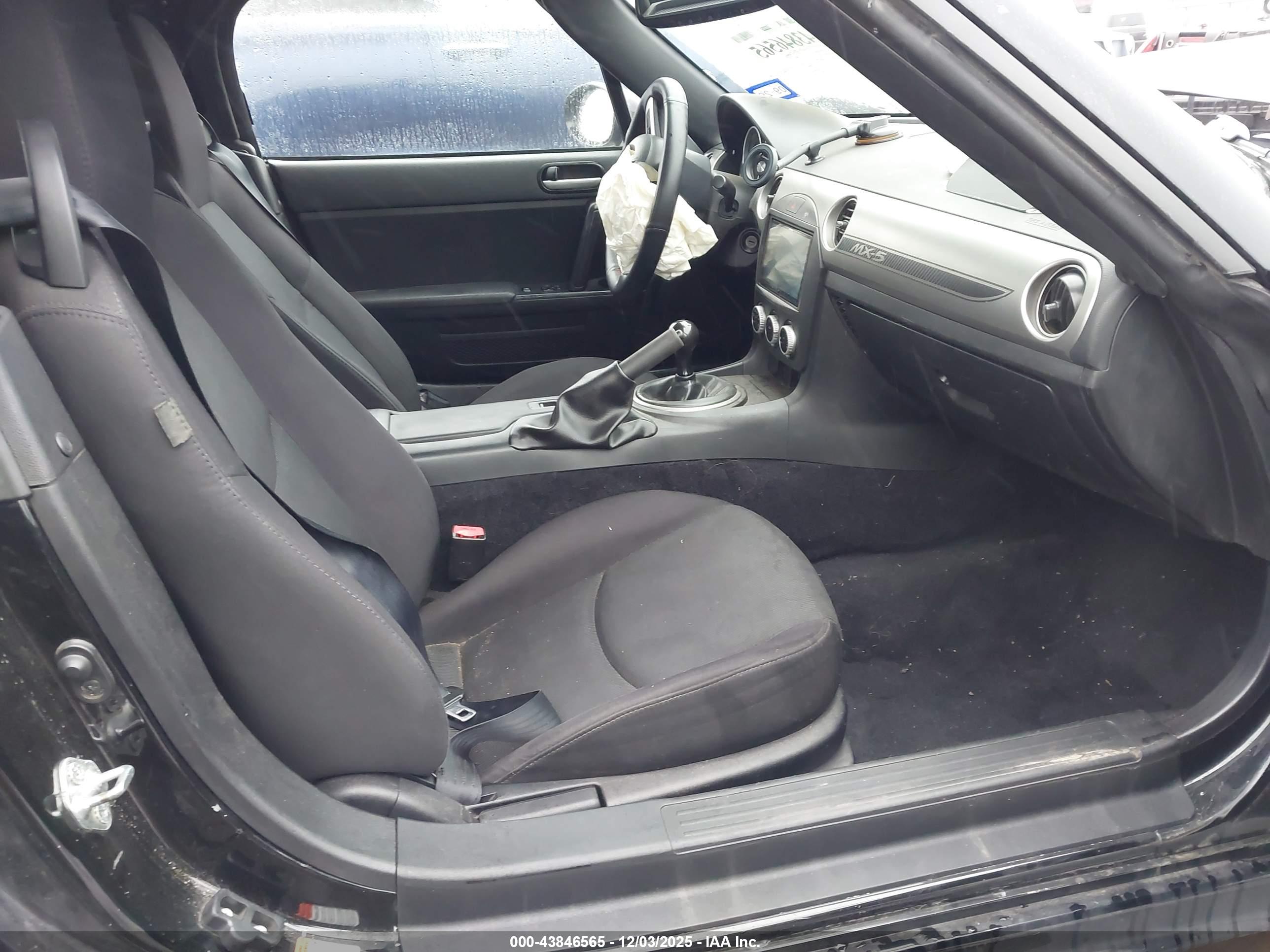 MAZDA MX-5 image 5