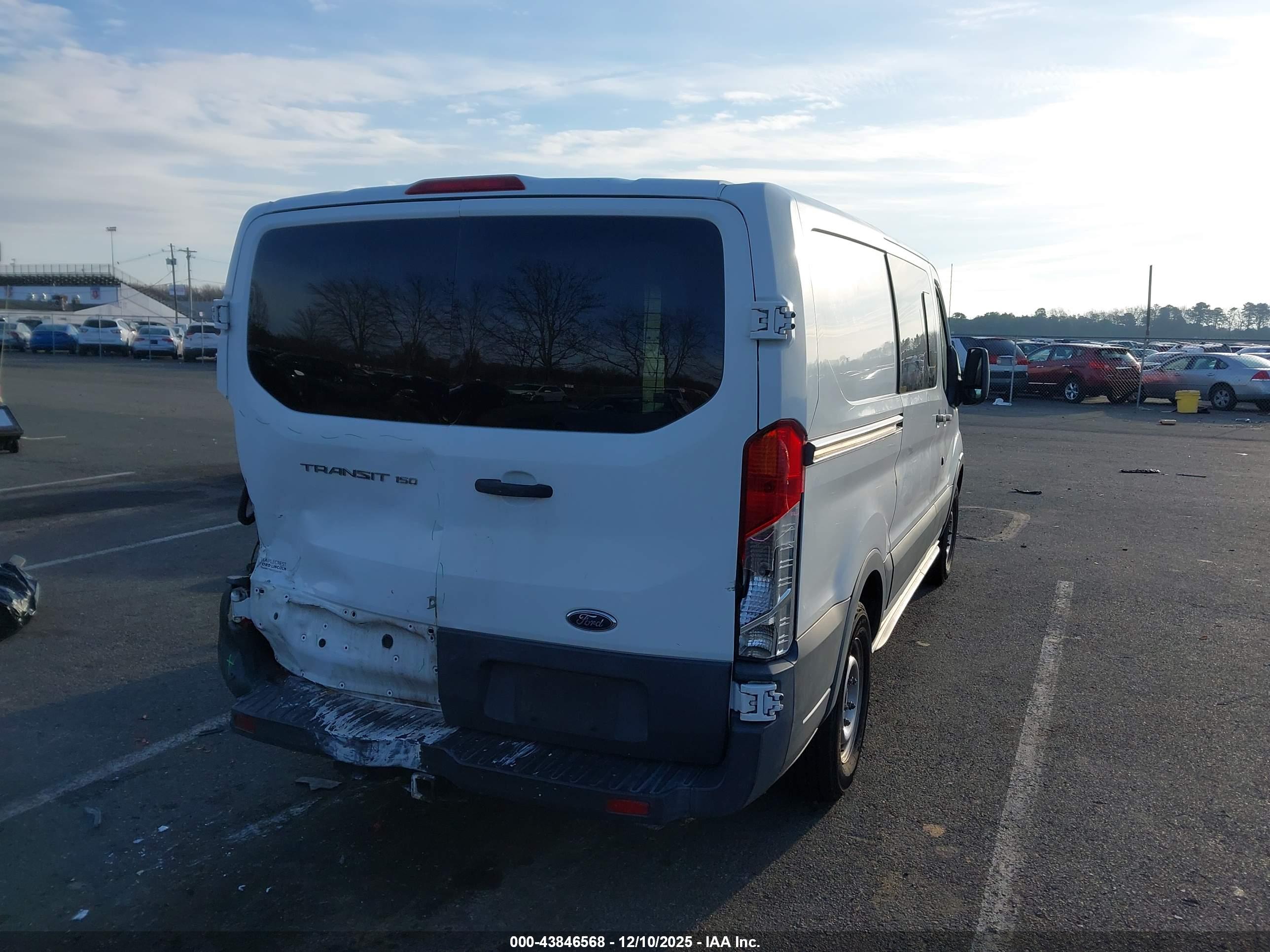 FORD TRANSIT-150 image 4