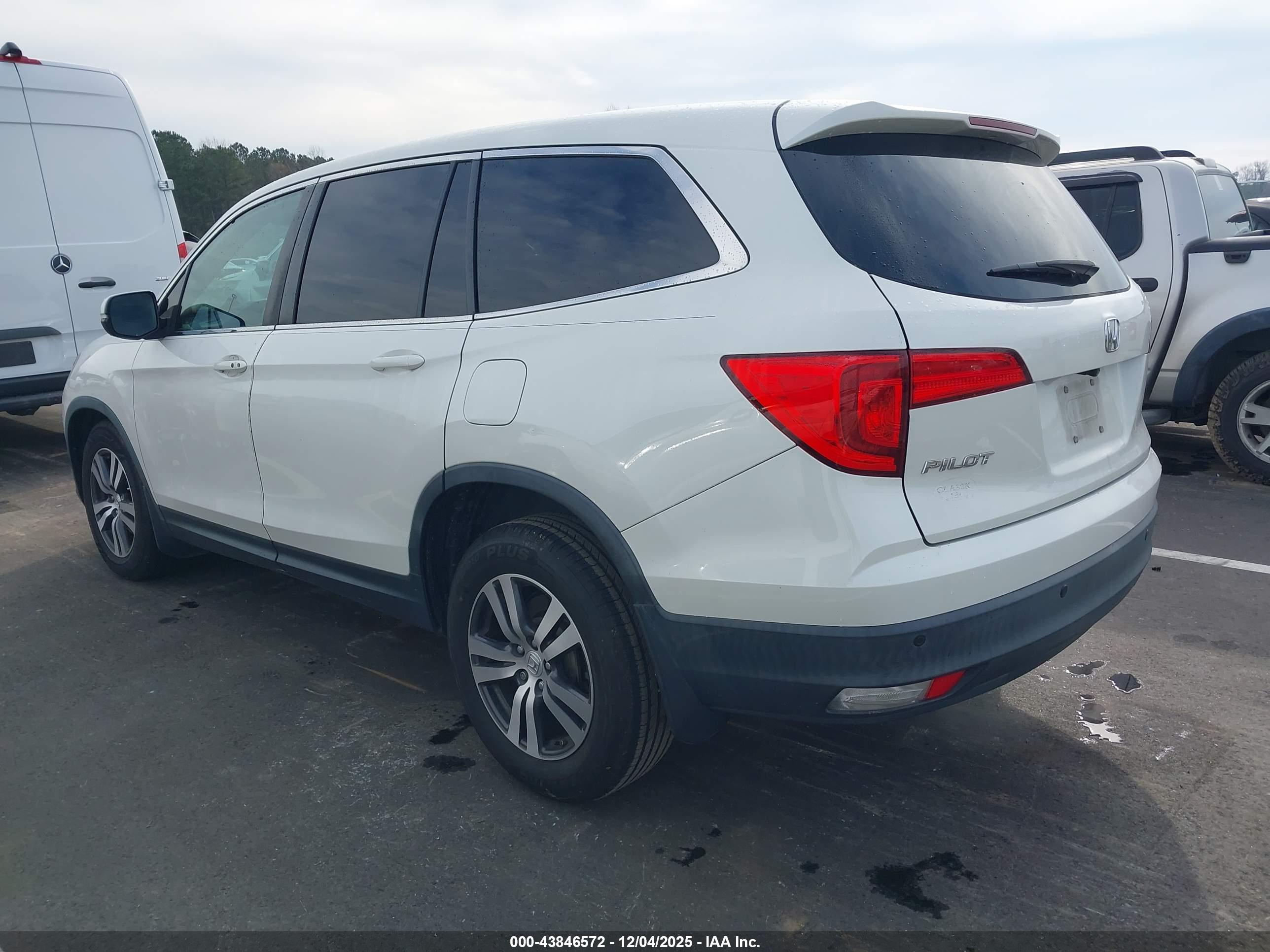 HONDA PILOT image 3