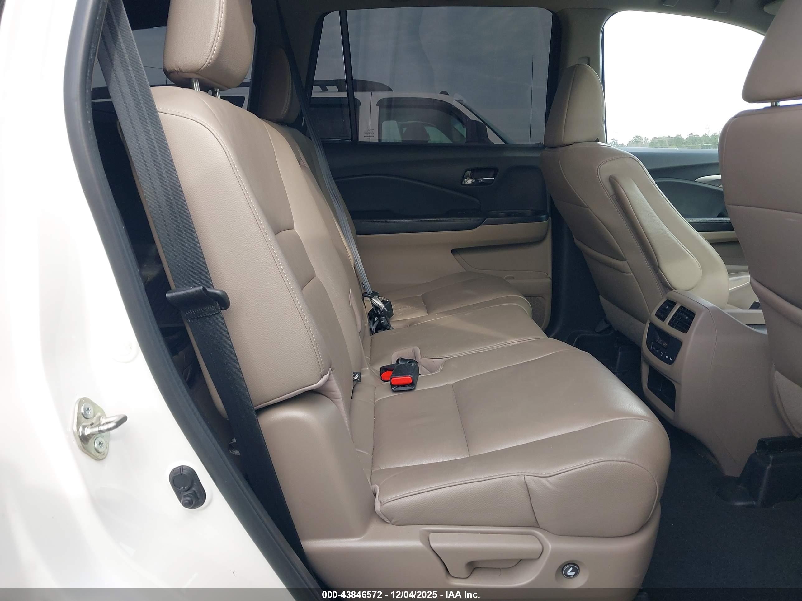 HONDA PILOT image 8