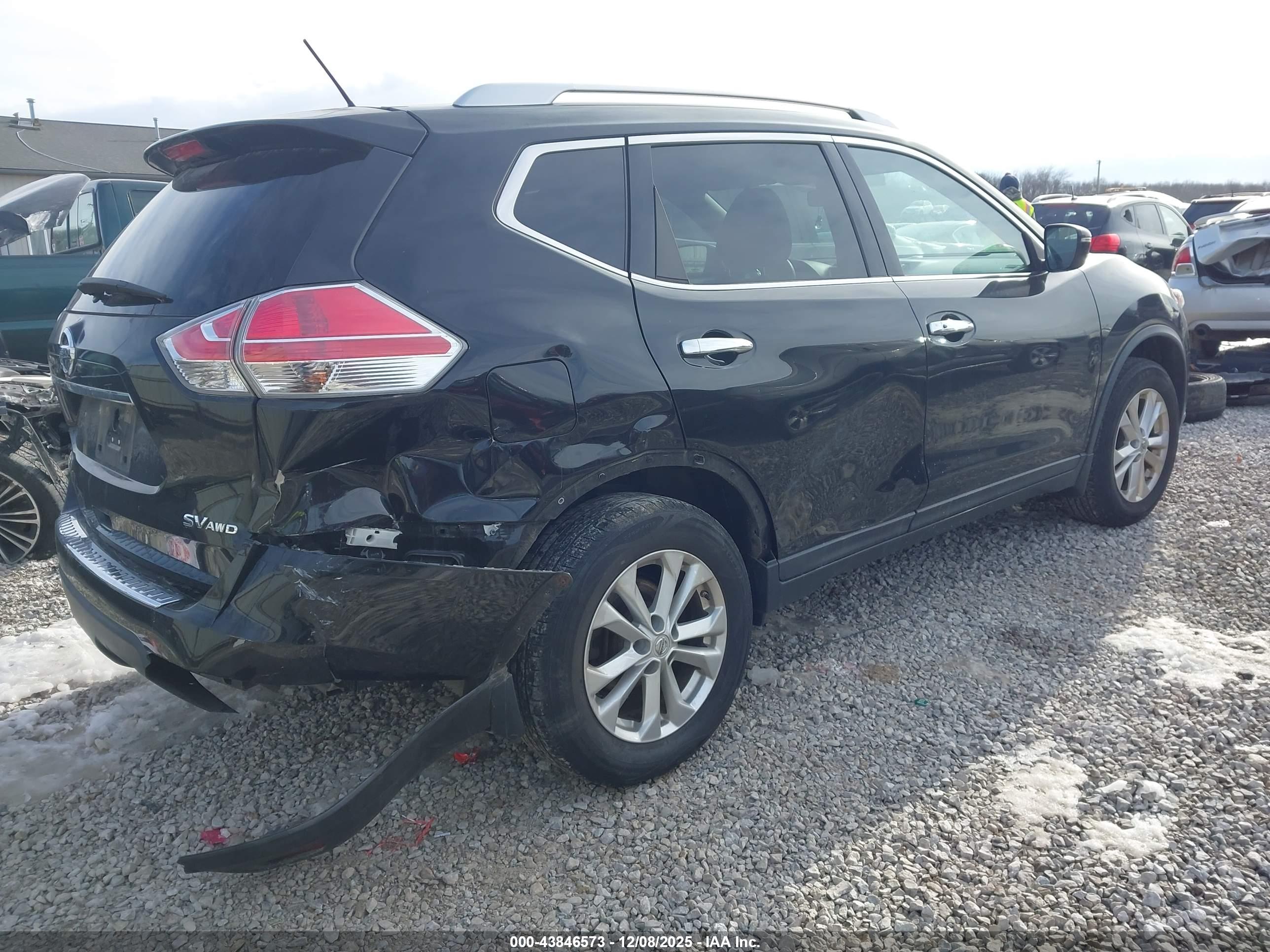 NISSAN ROGUE image 4