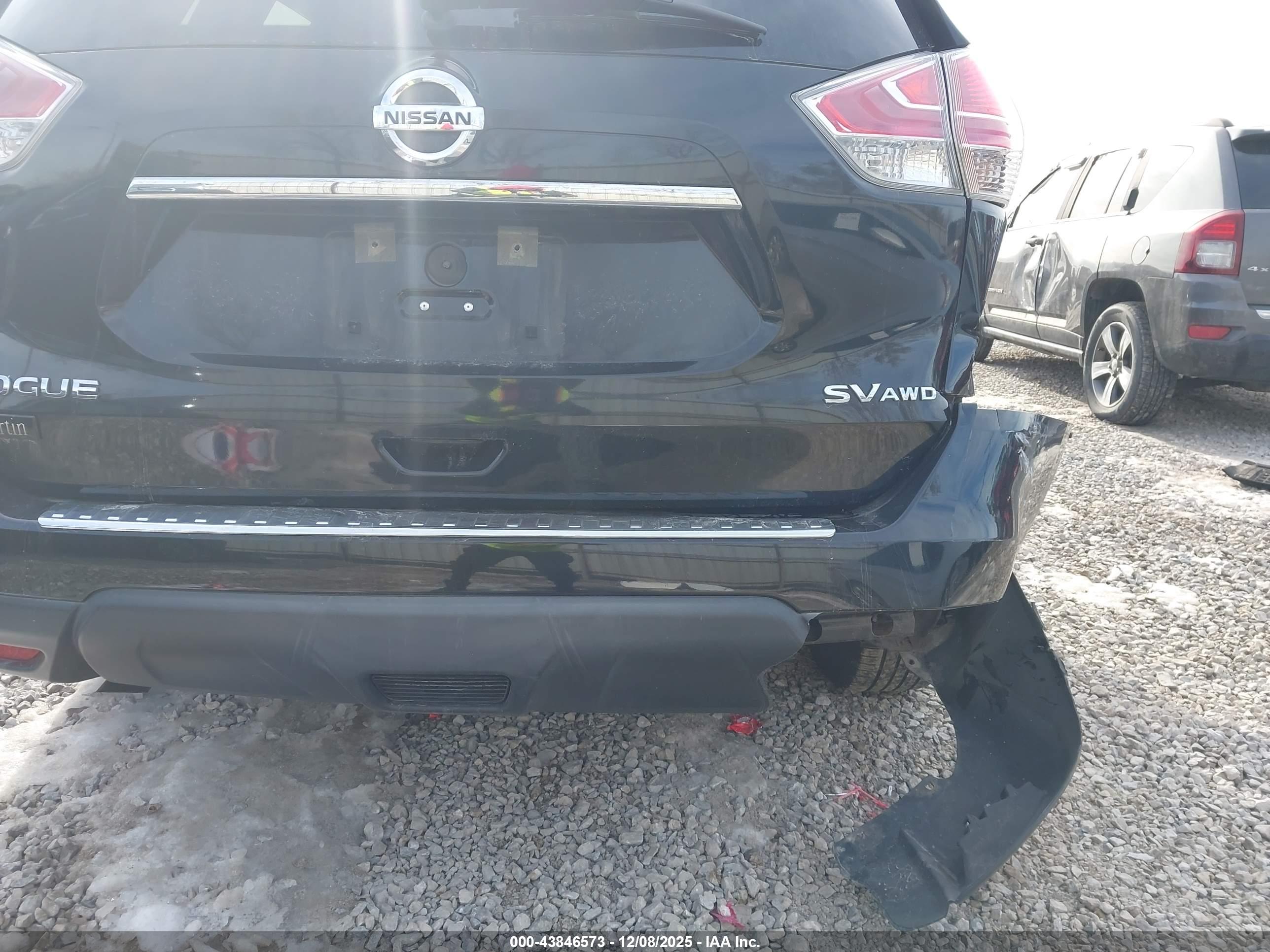NISSAN ROGUE image 6