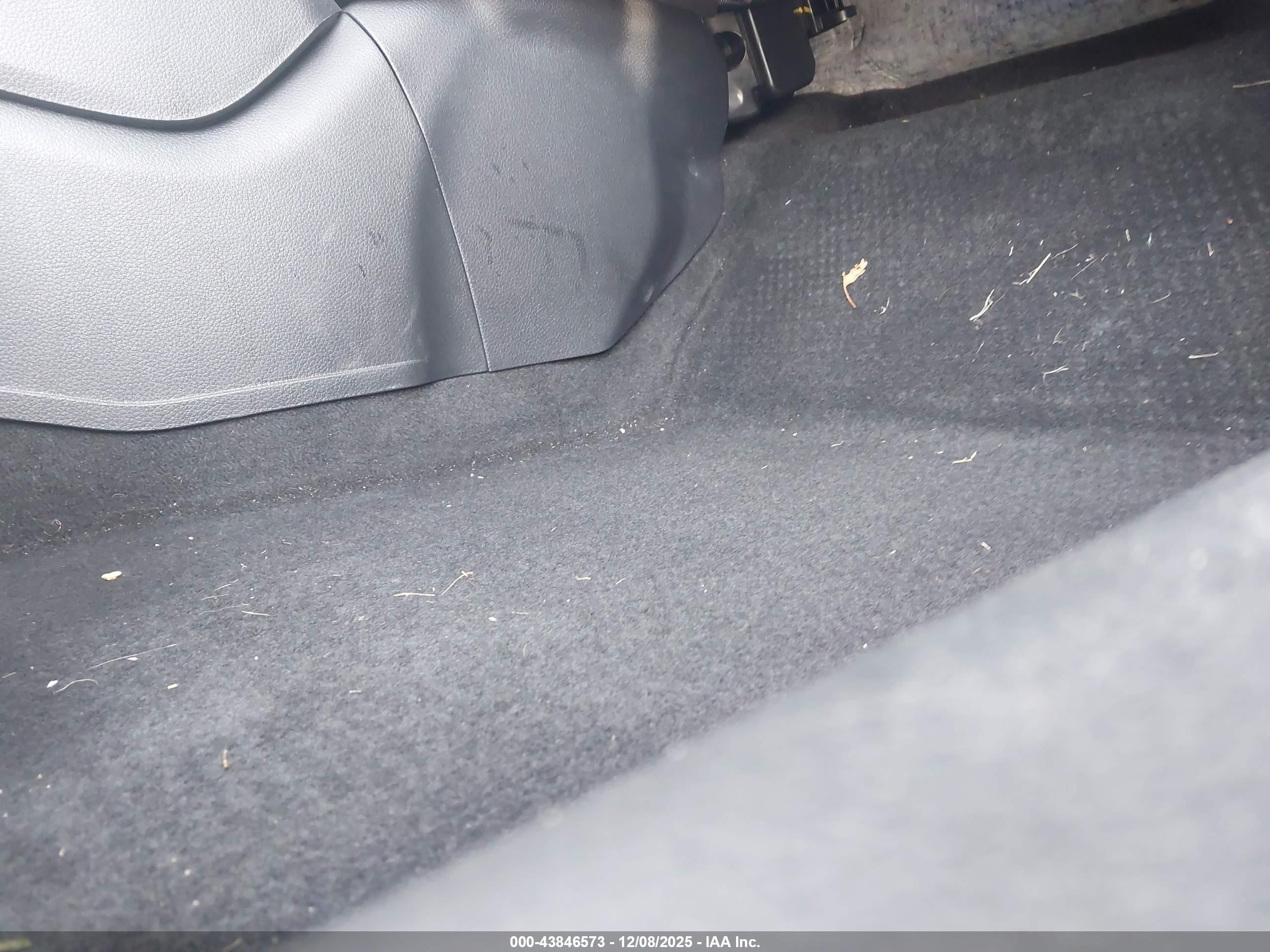 NISSAN ROGUE image 8