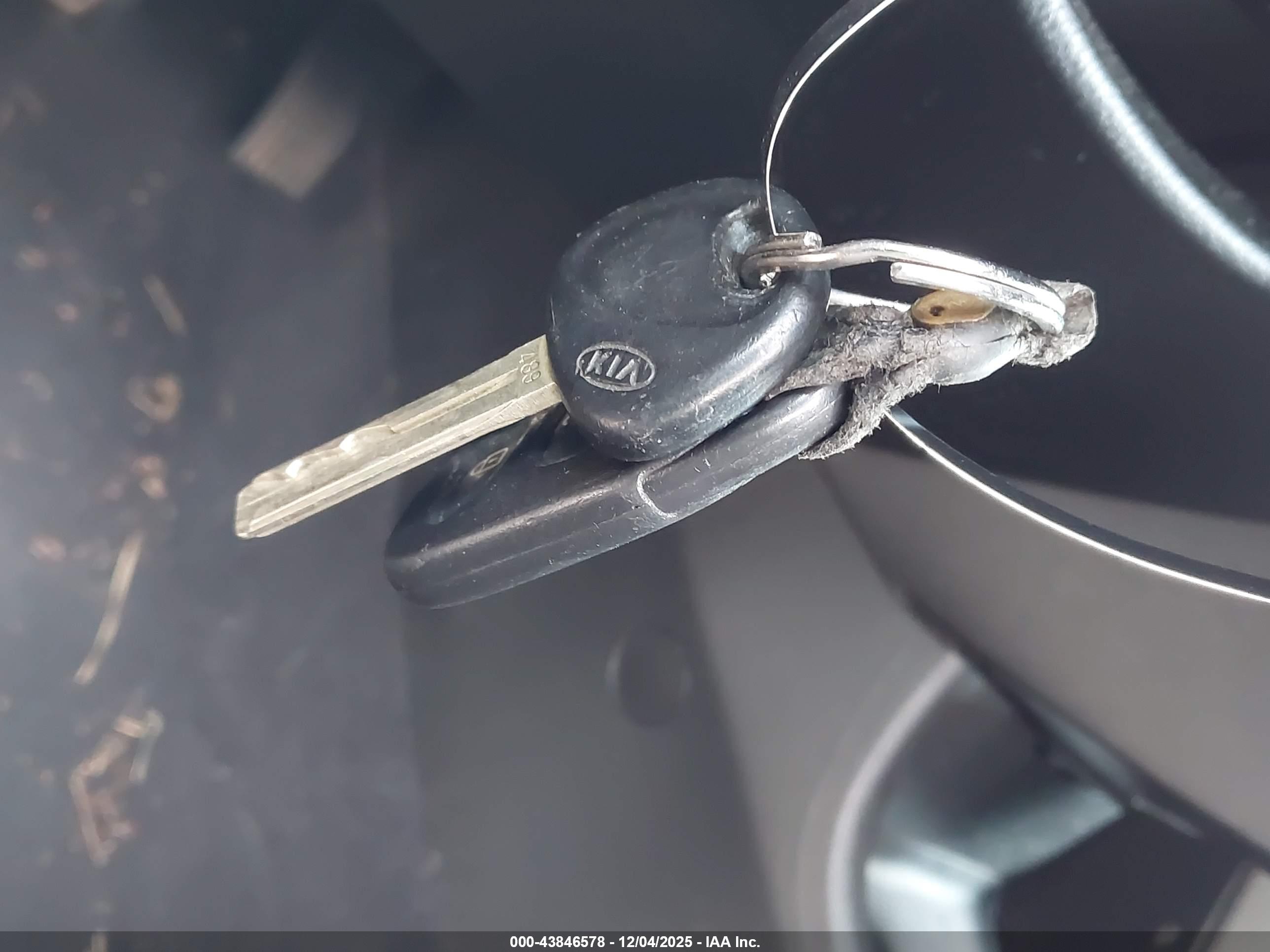 KIA SORENTO image 11