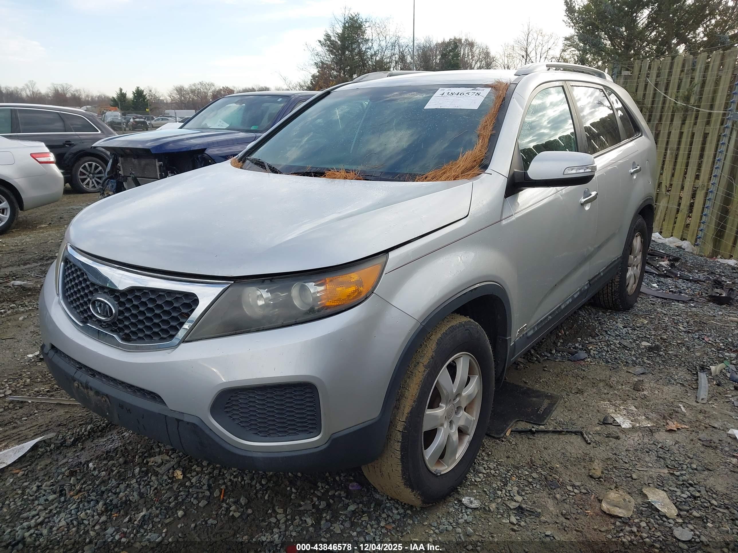 KIA SORENTO image 2