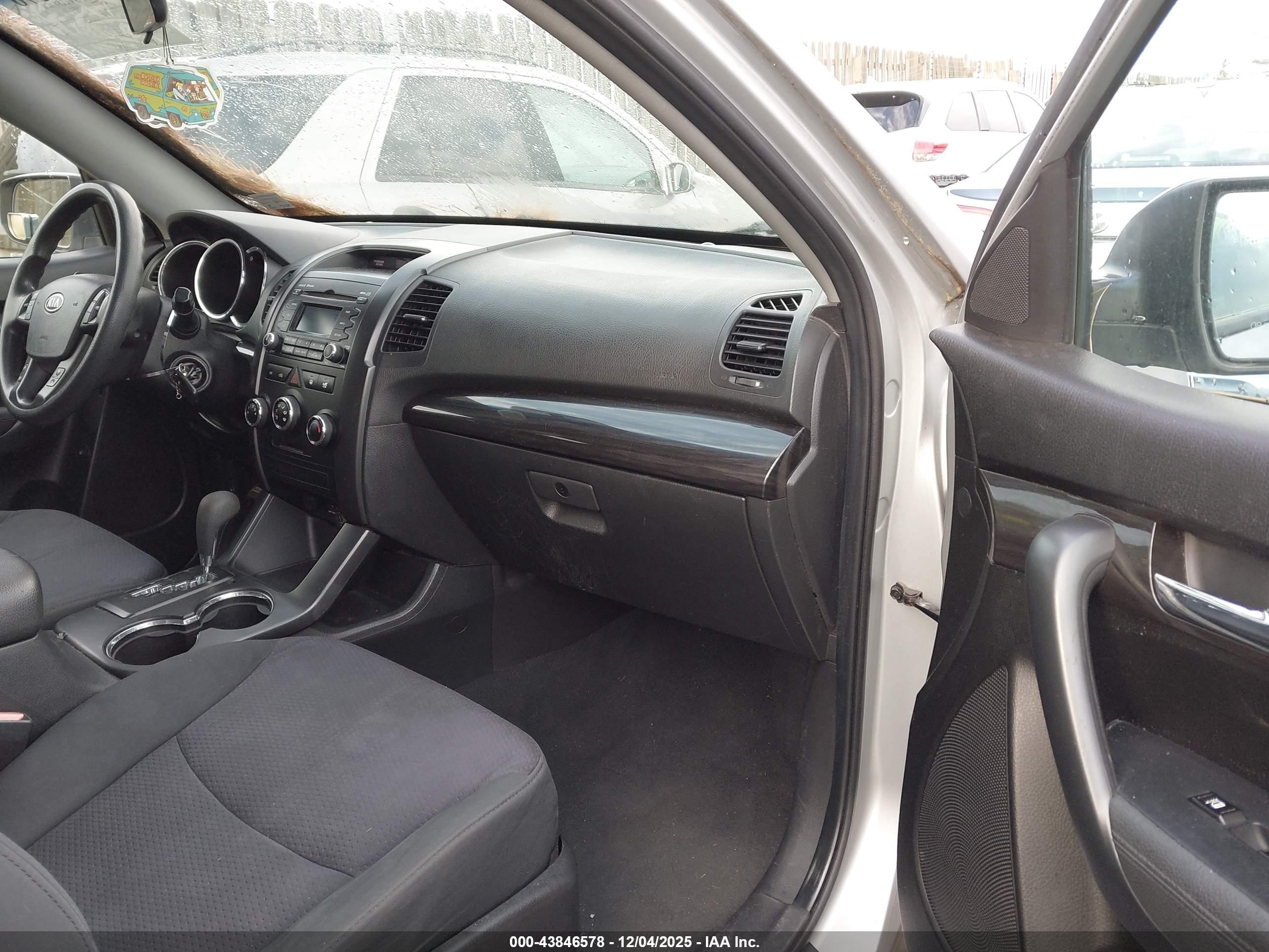 KIA SORENTO image 5