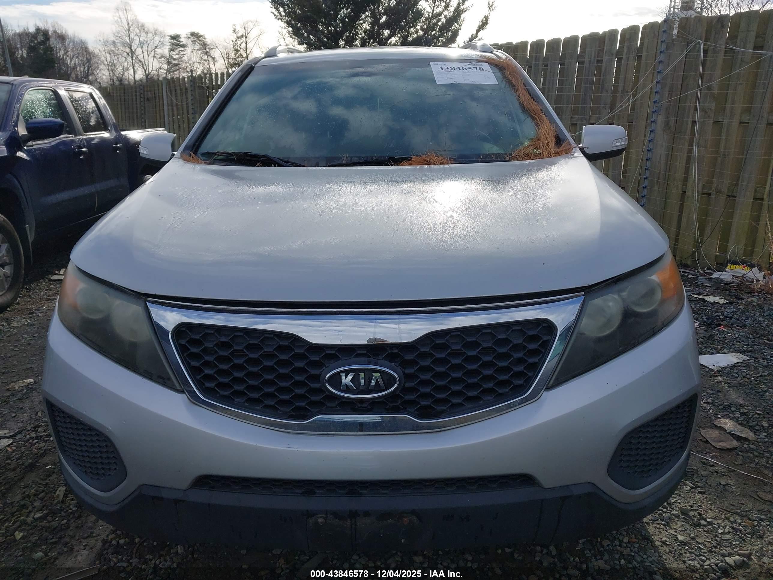 KIA SORENTO image 6