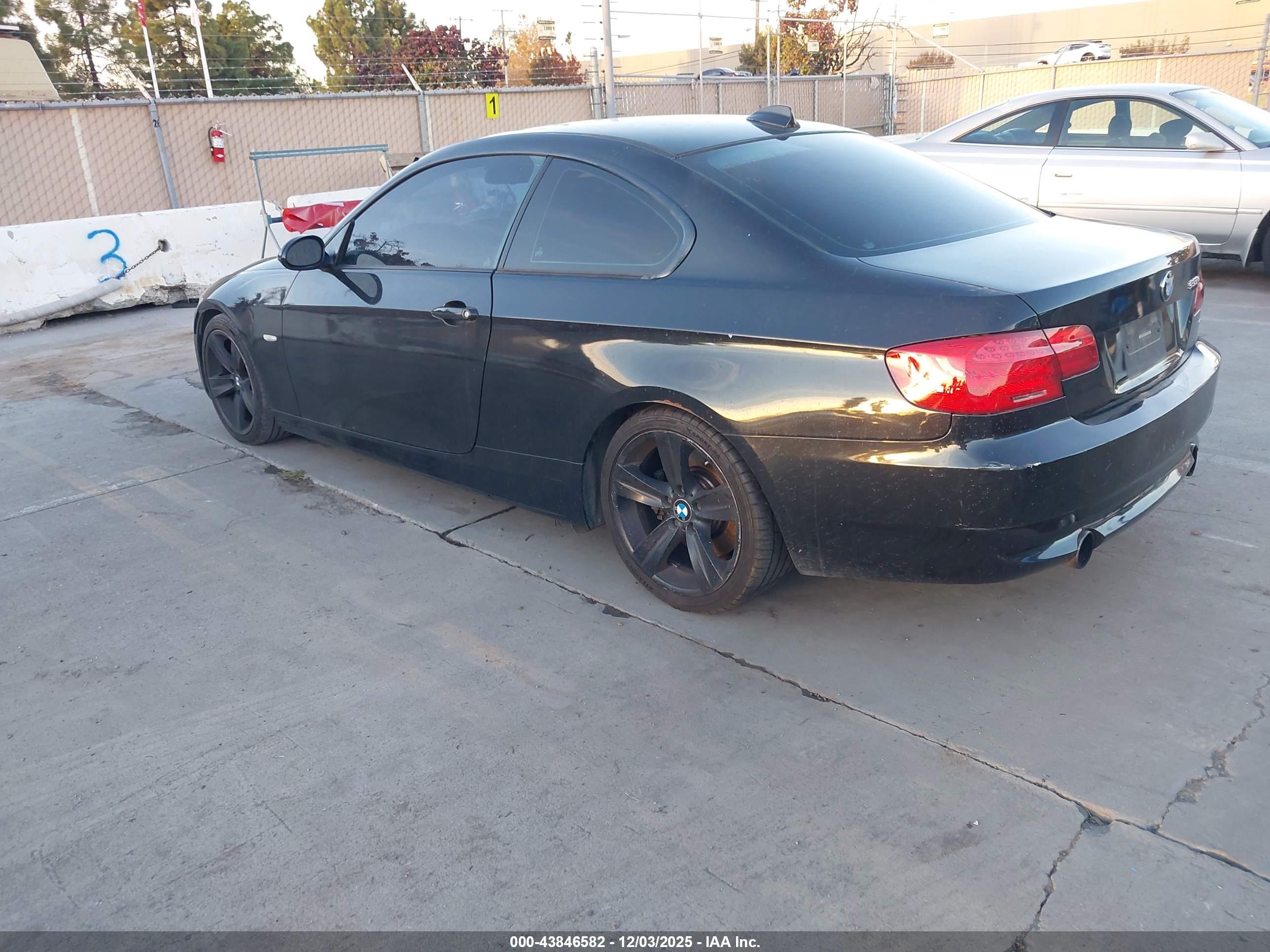 BMW 335I image 3