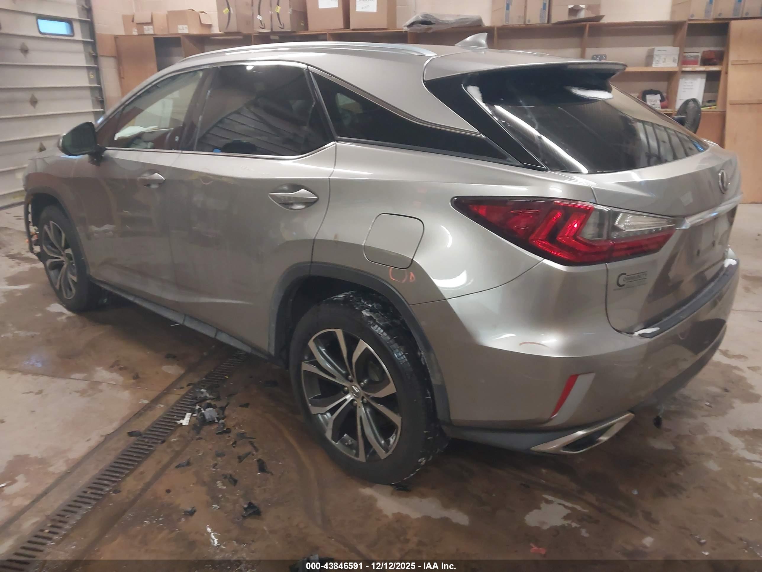 LEXUS RX image 3