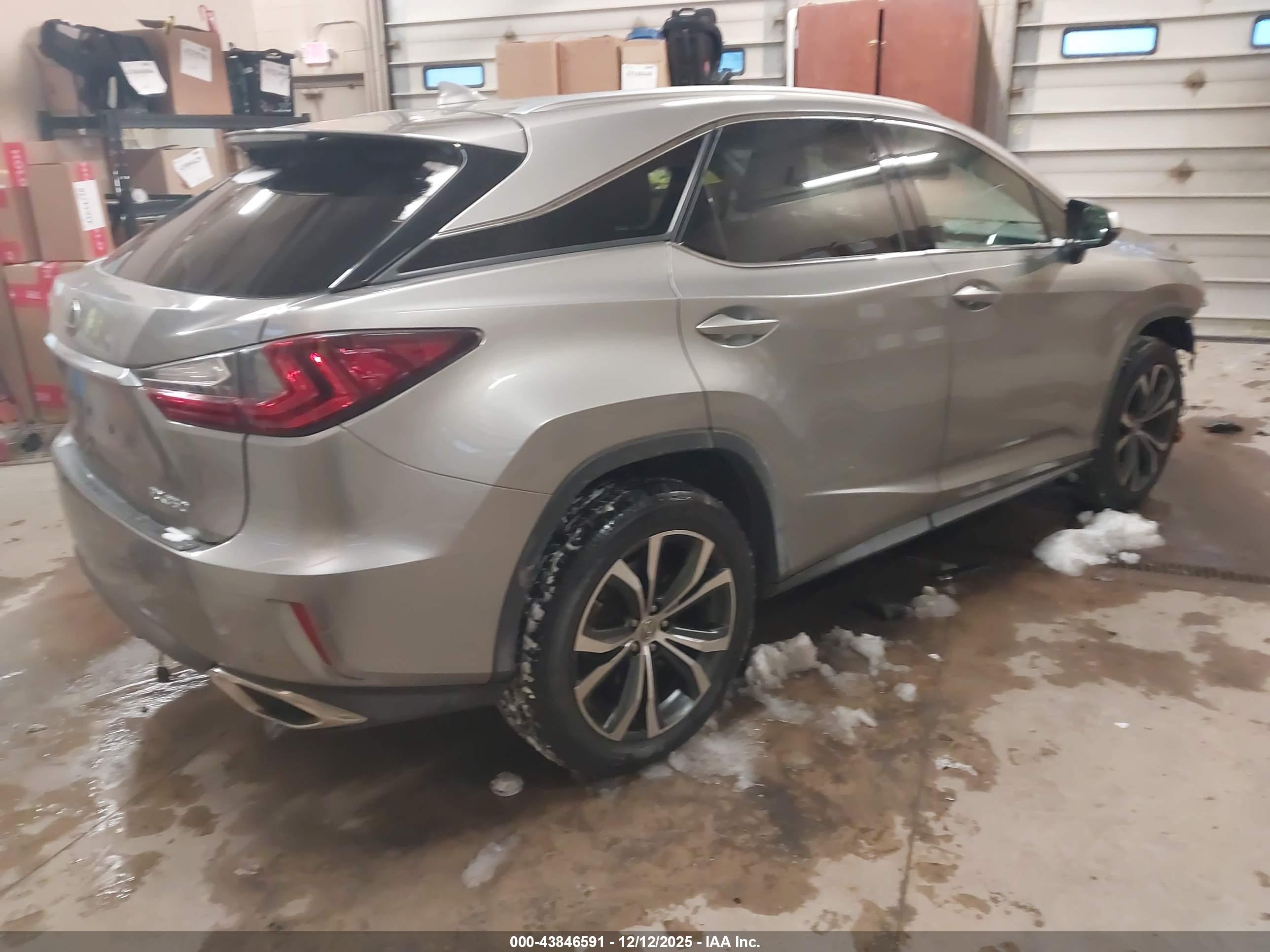 LEXUS RX image 4