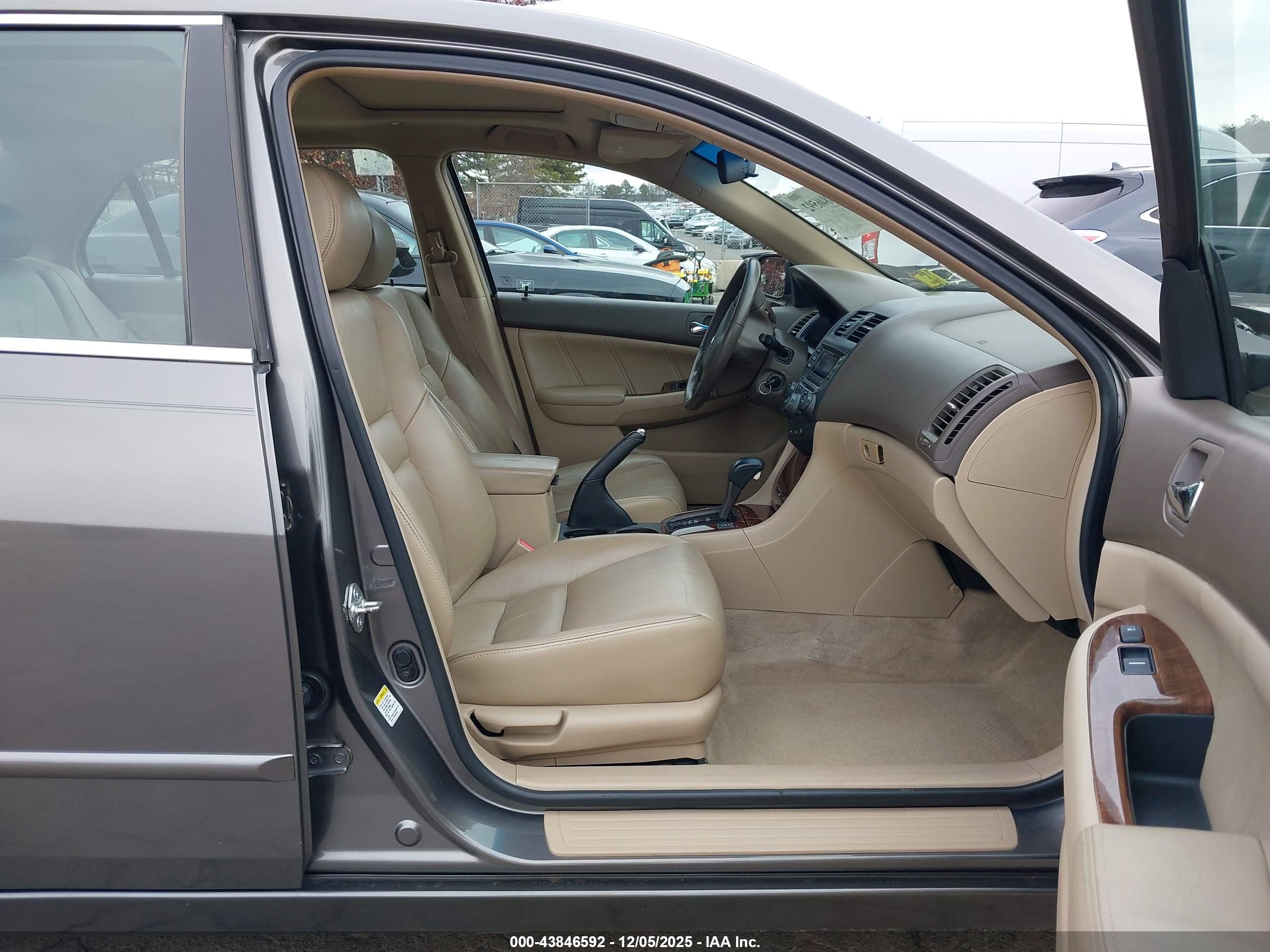 HONDA ACCORD image 5