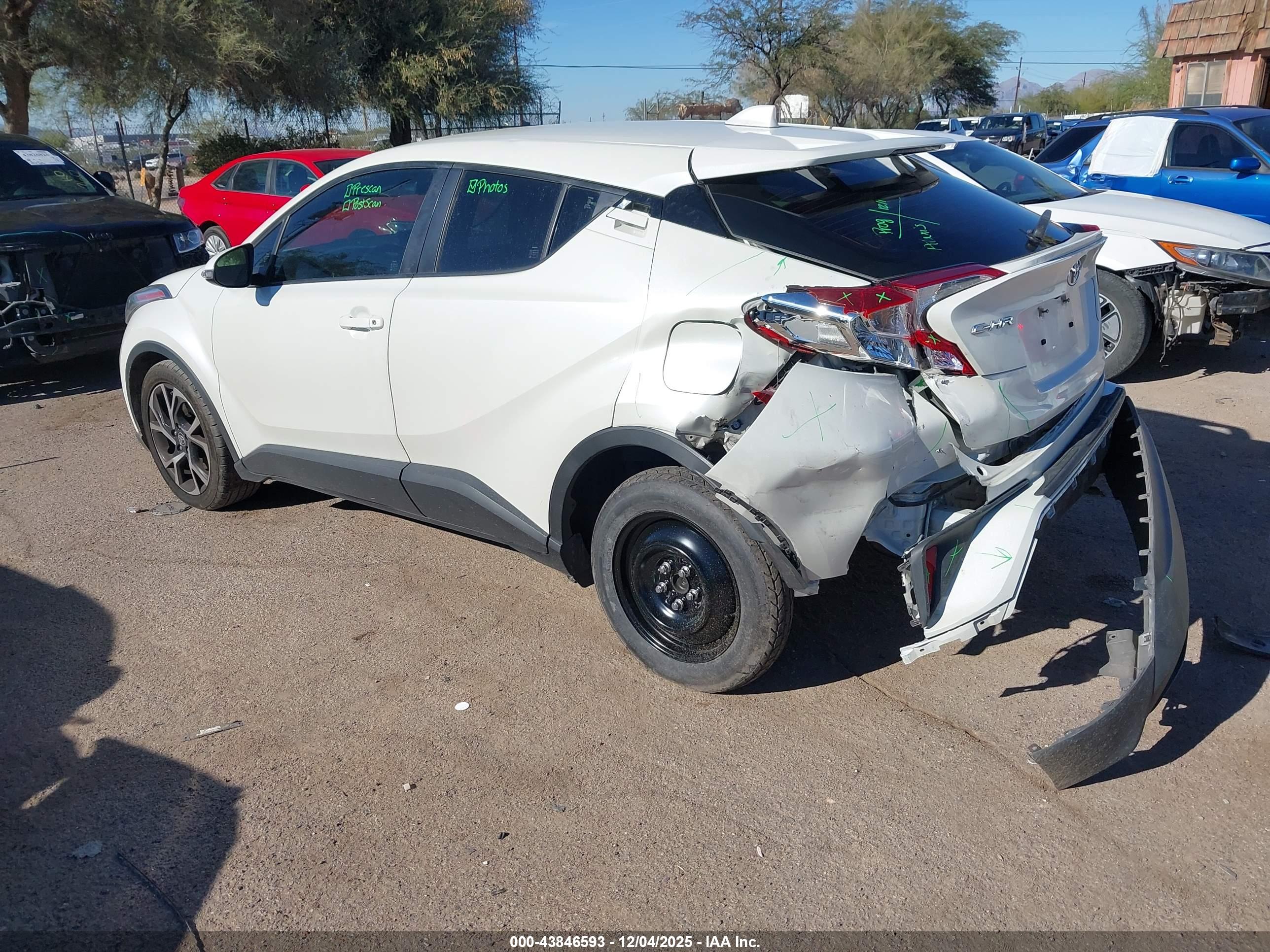 TOYOTA C-HR image 3