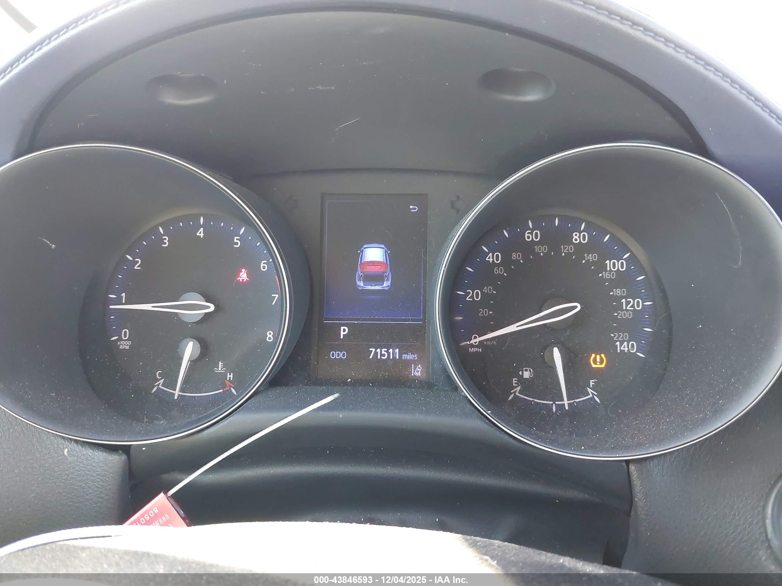 TOYOTA C-HR image 7