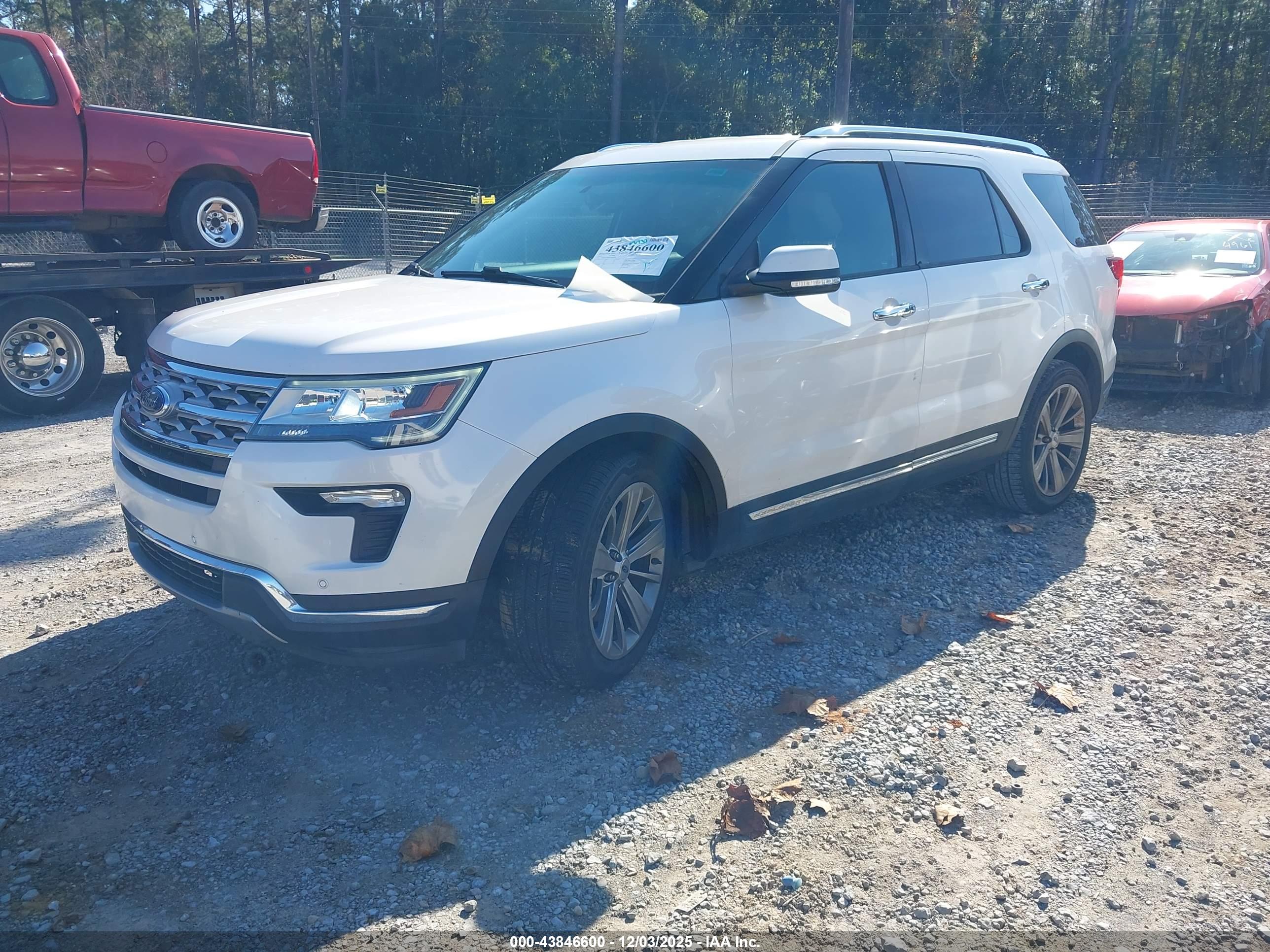 FORD EXPLORER image 2