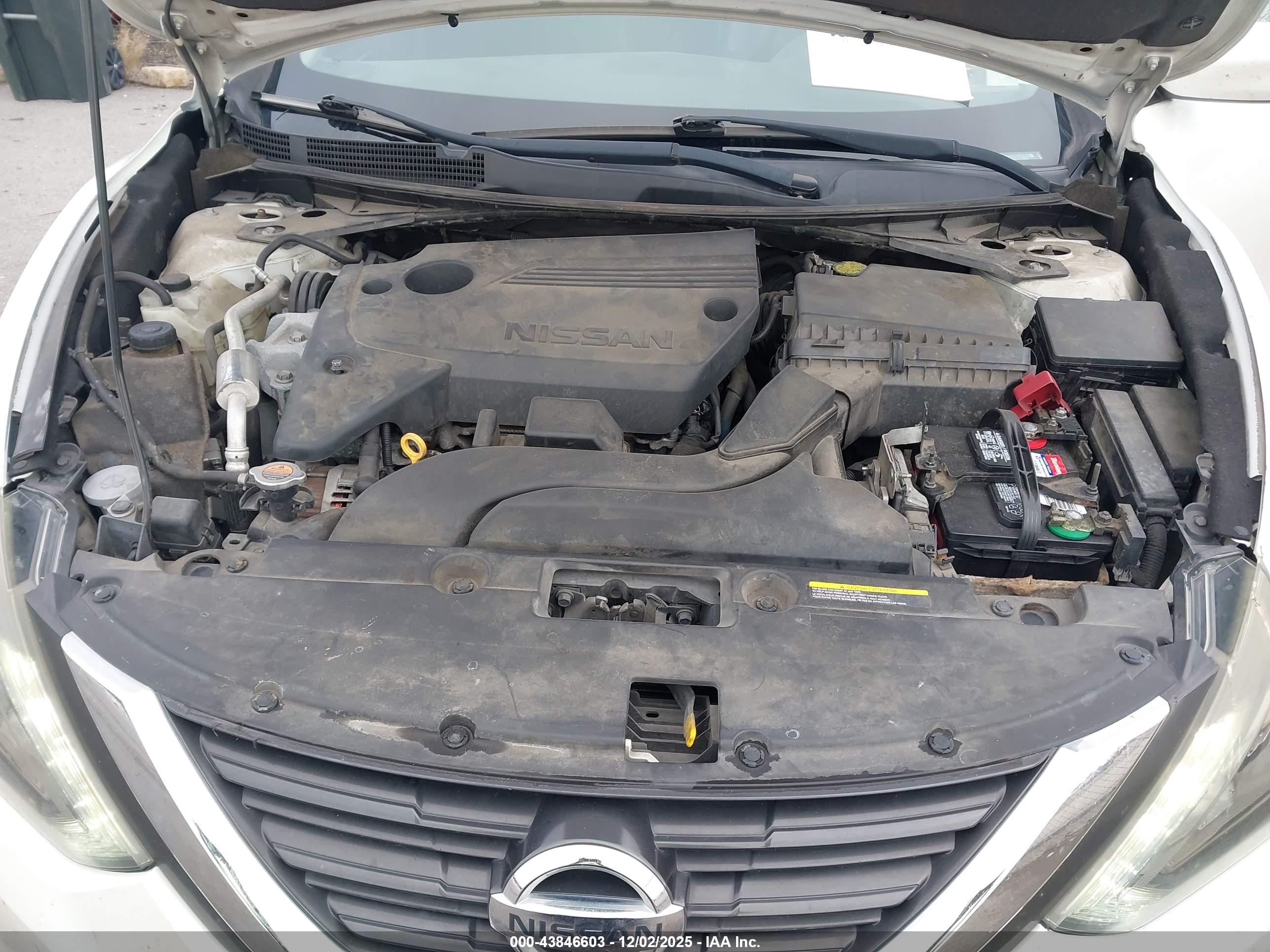 NISSAN ALTIMA image 10