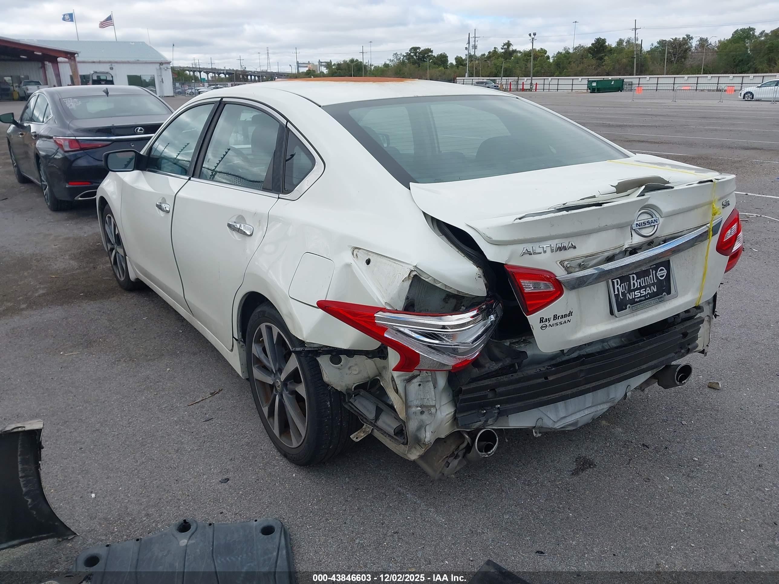 NISSAN ALTIMA image 3