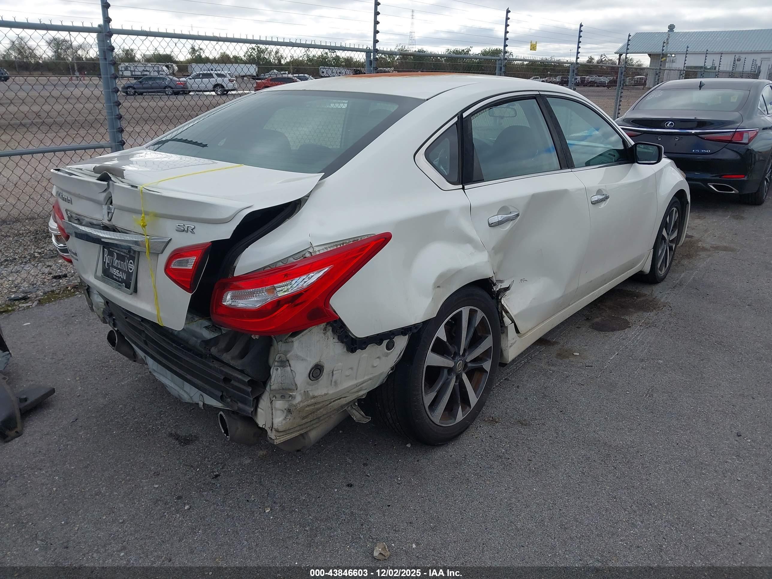 NISSAN ALTIMA image 4