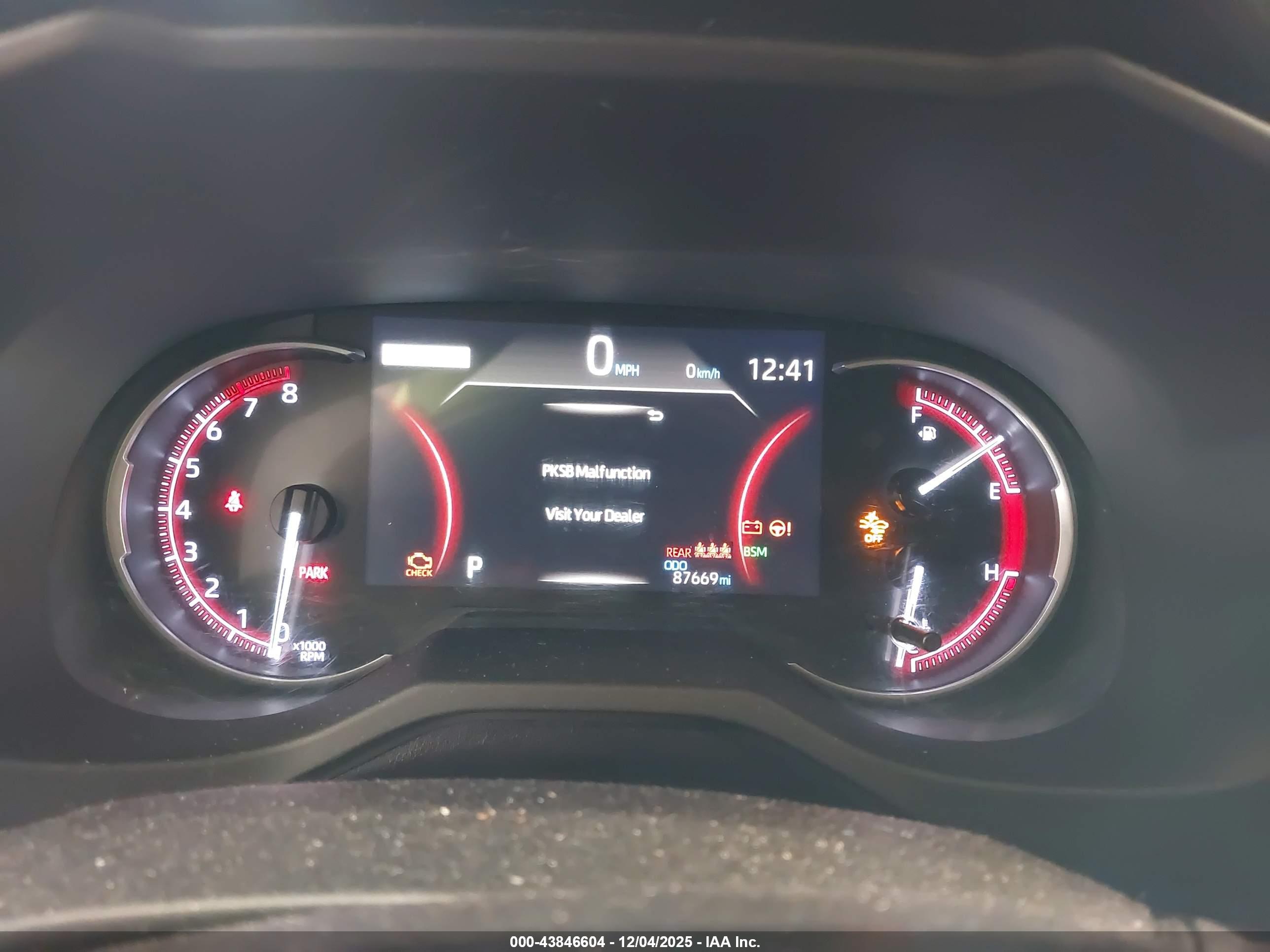 TOYOTA RAV4 image 7