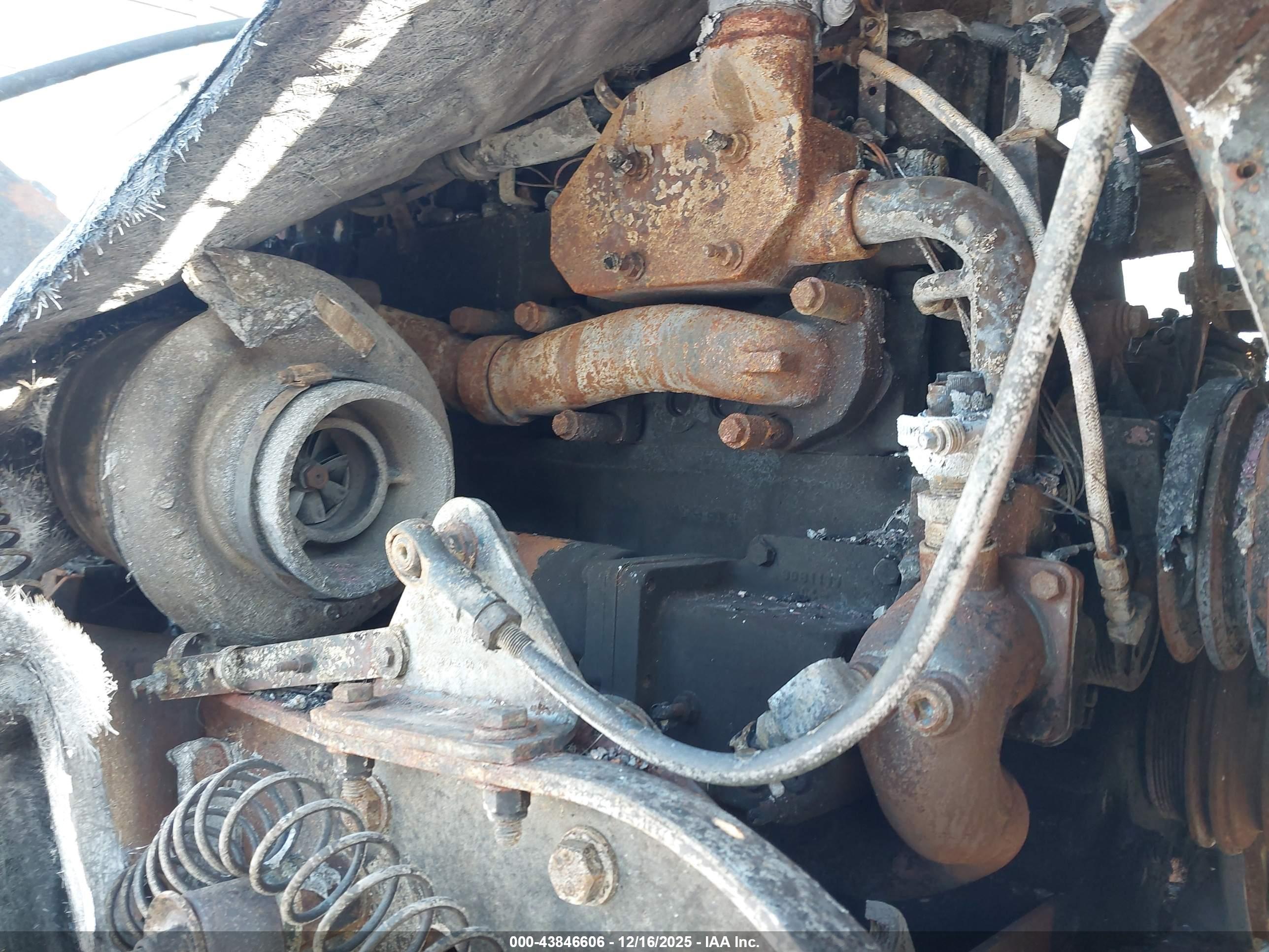 KENWORTH CONSTRUCTION image 10