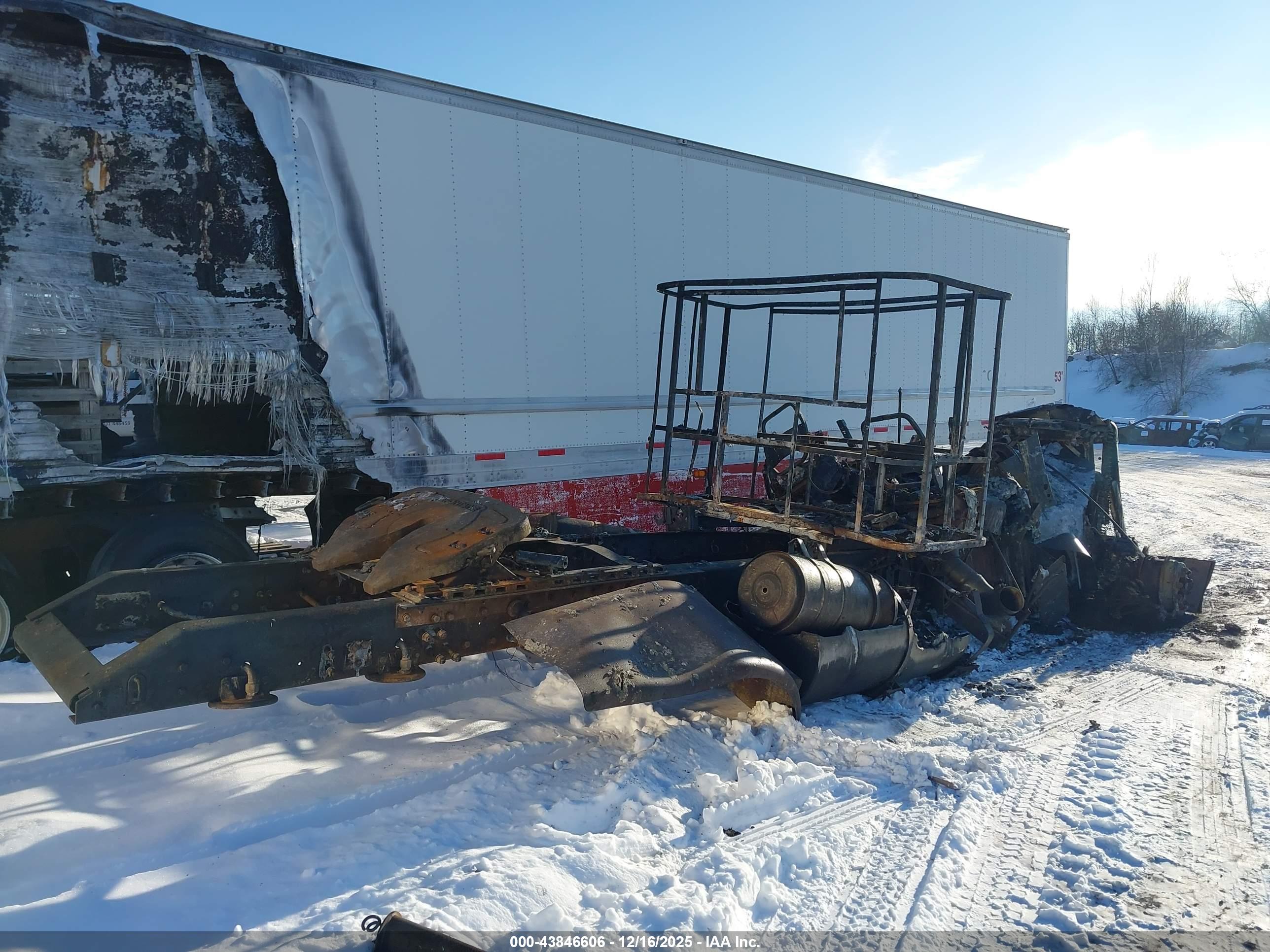 KENWORTH CONSTRUCTION image 4