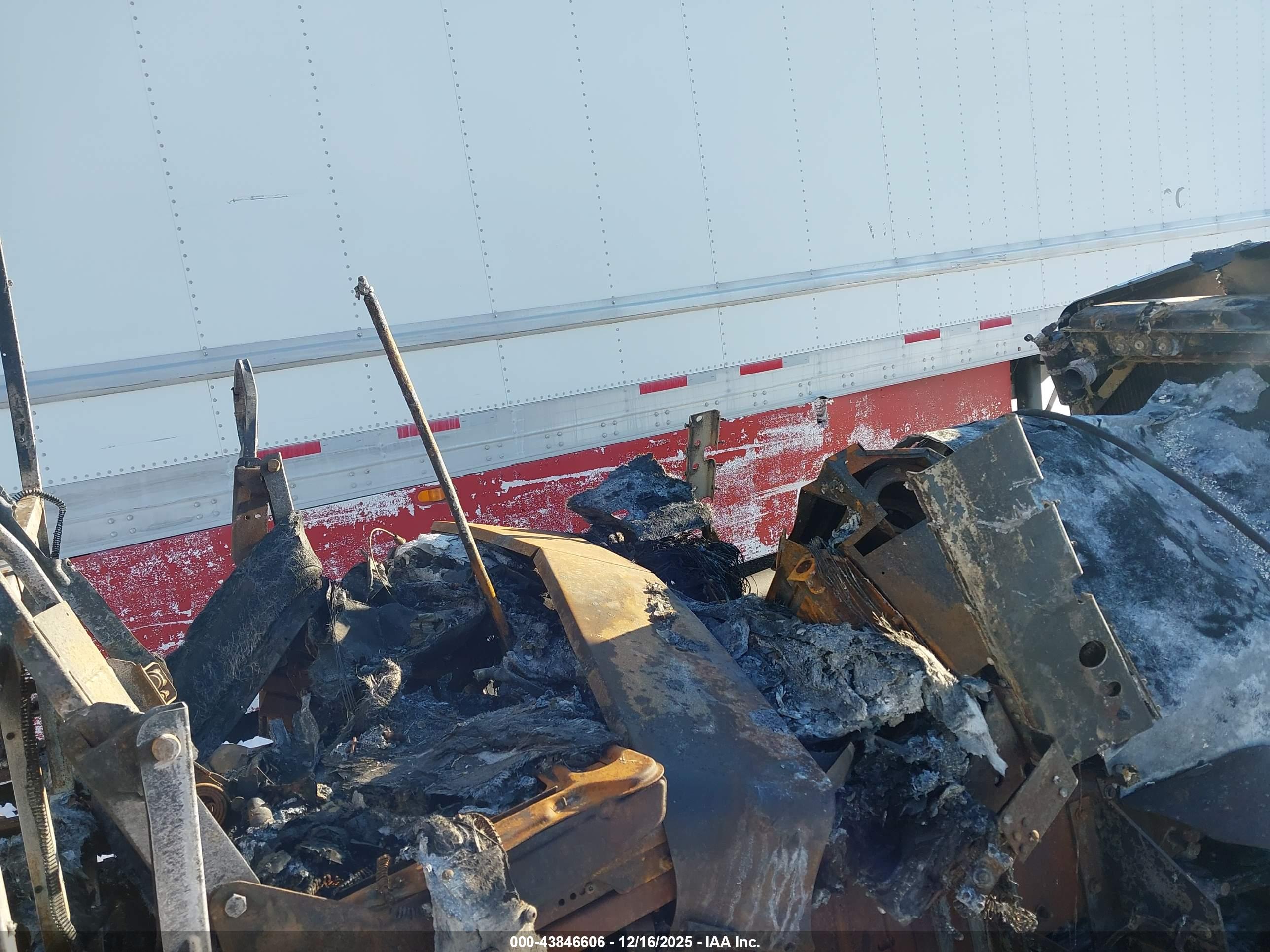 KENWORTH CONSTRUCTION image 5