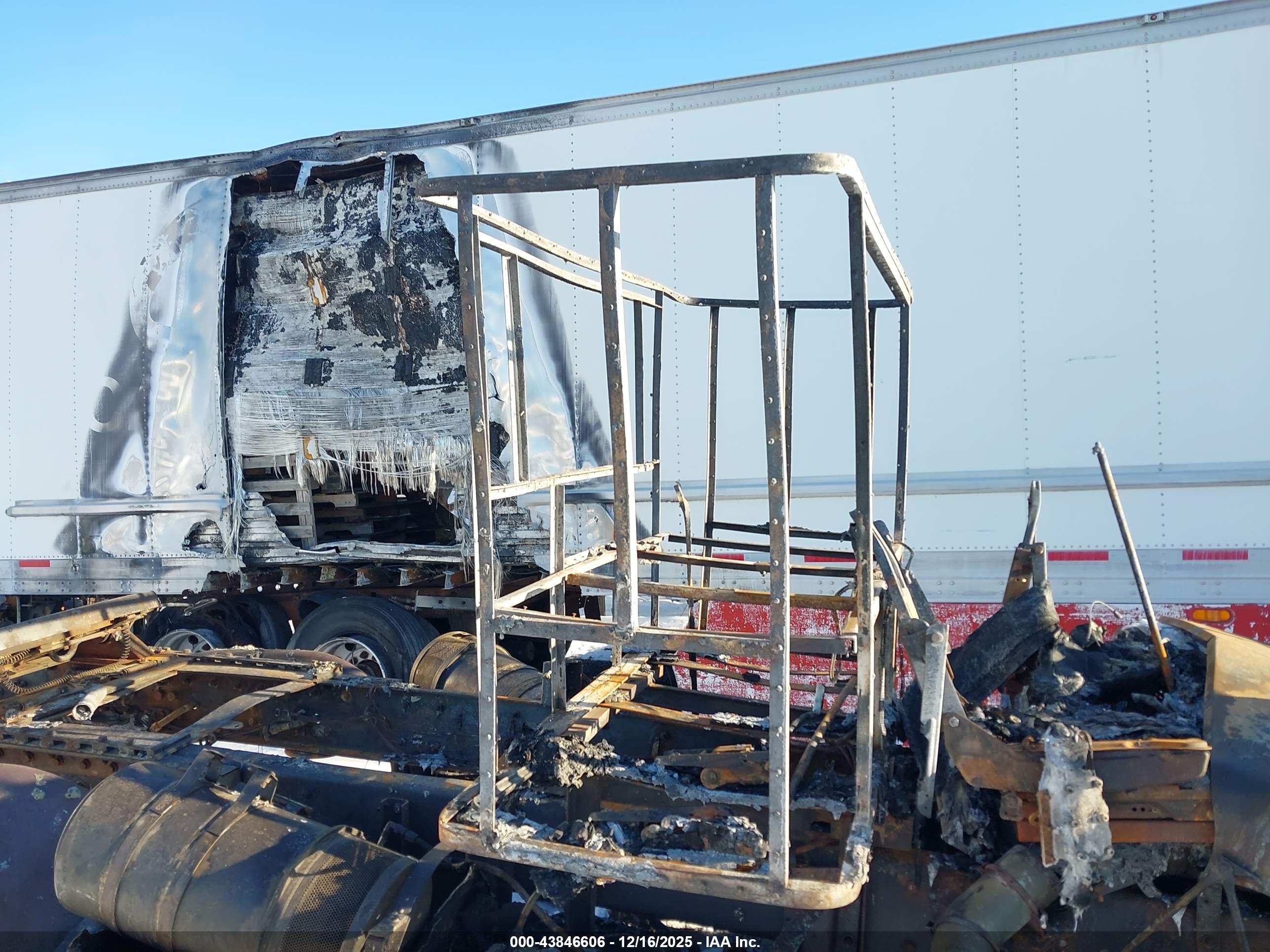 KENWORTH CONSTRUCTION image 7