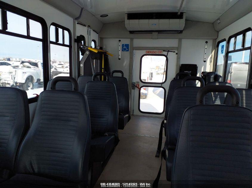 FORD BUS image 8