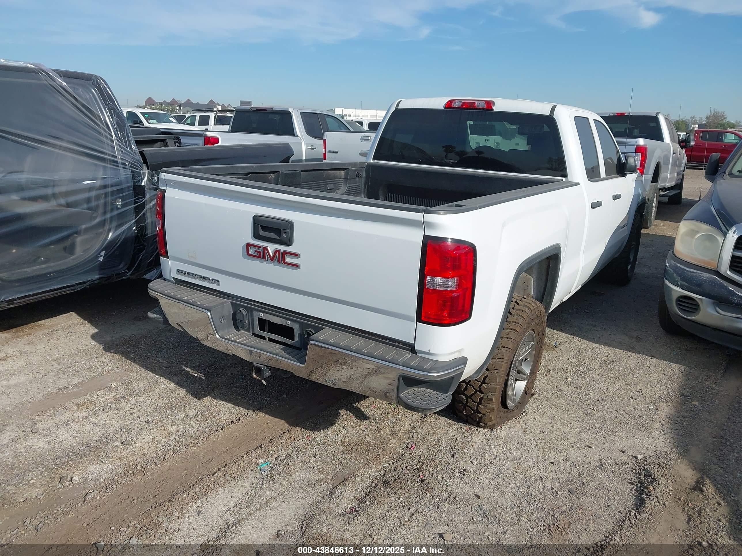 GMC SIERRA image 4