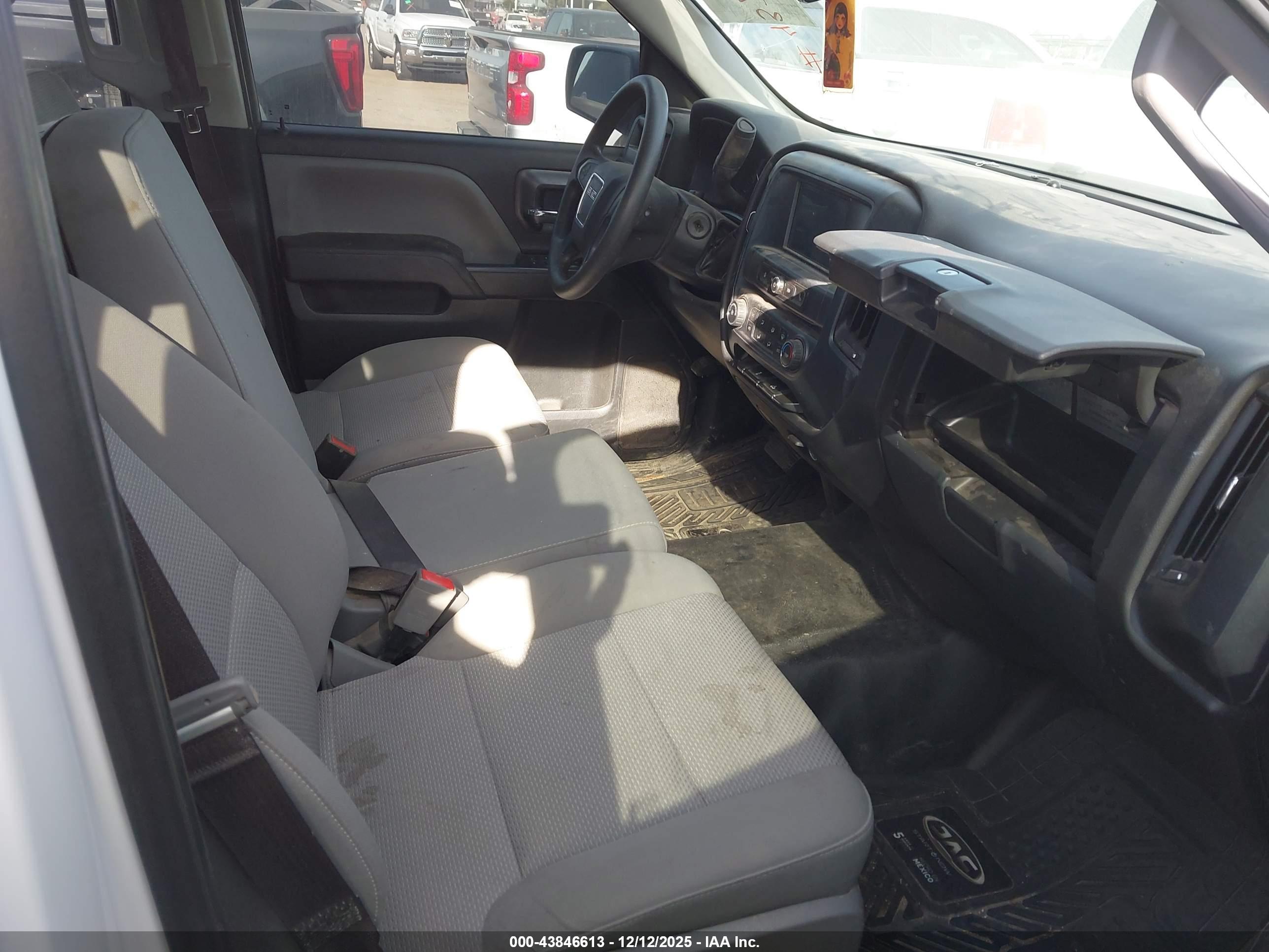 GMC SIERRA image 5