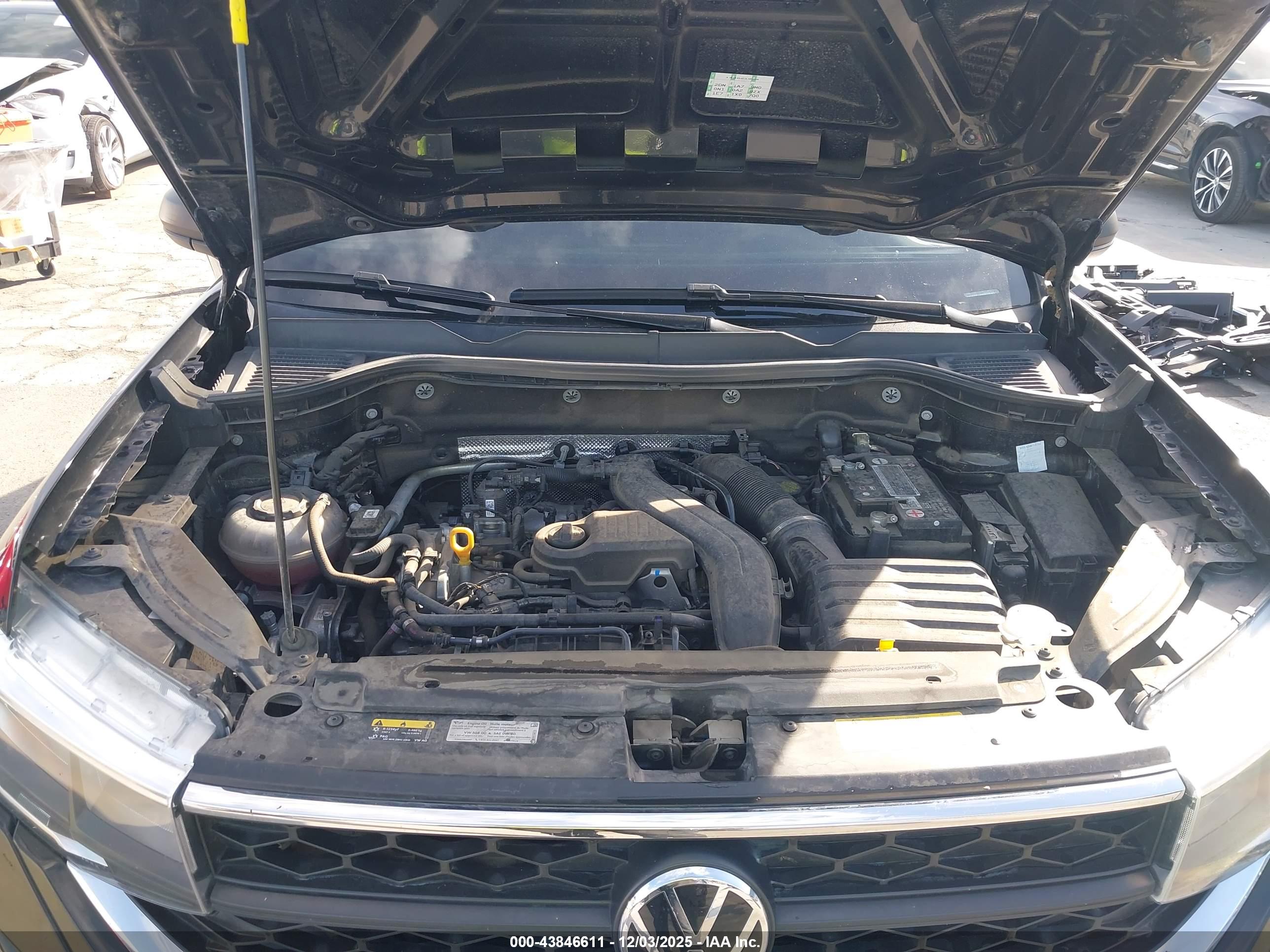 VOLKSWAGEN TAOS image 10