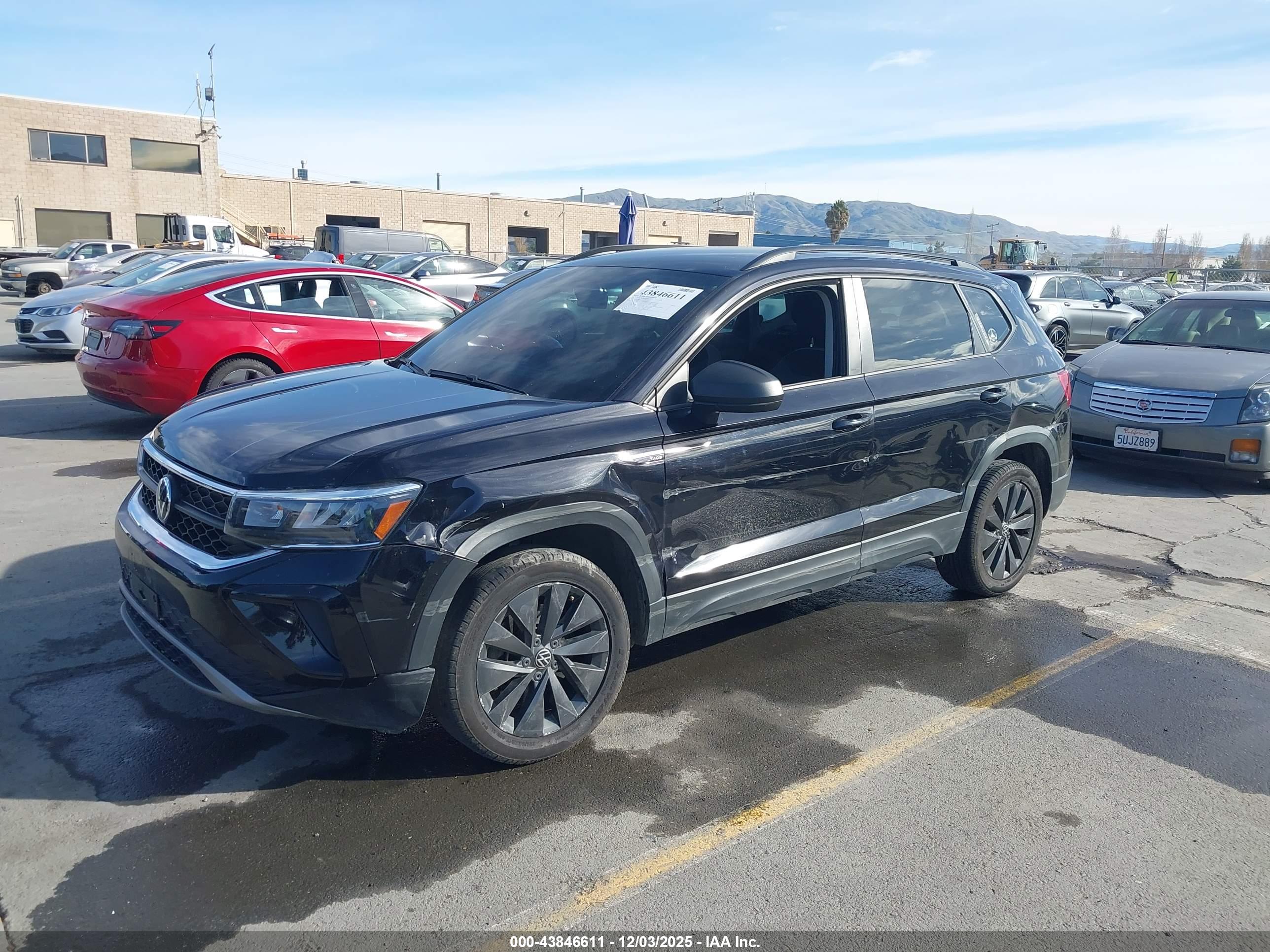 VOLKSWAGEN TAOS image 2