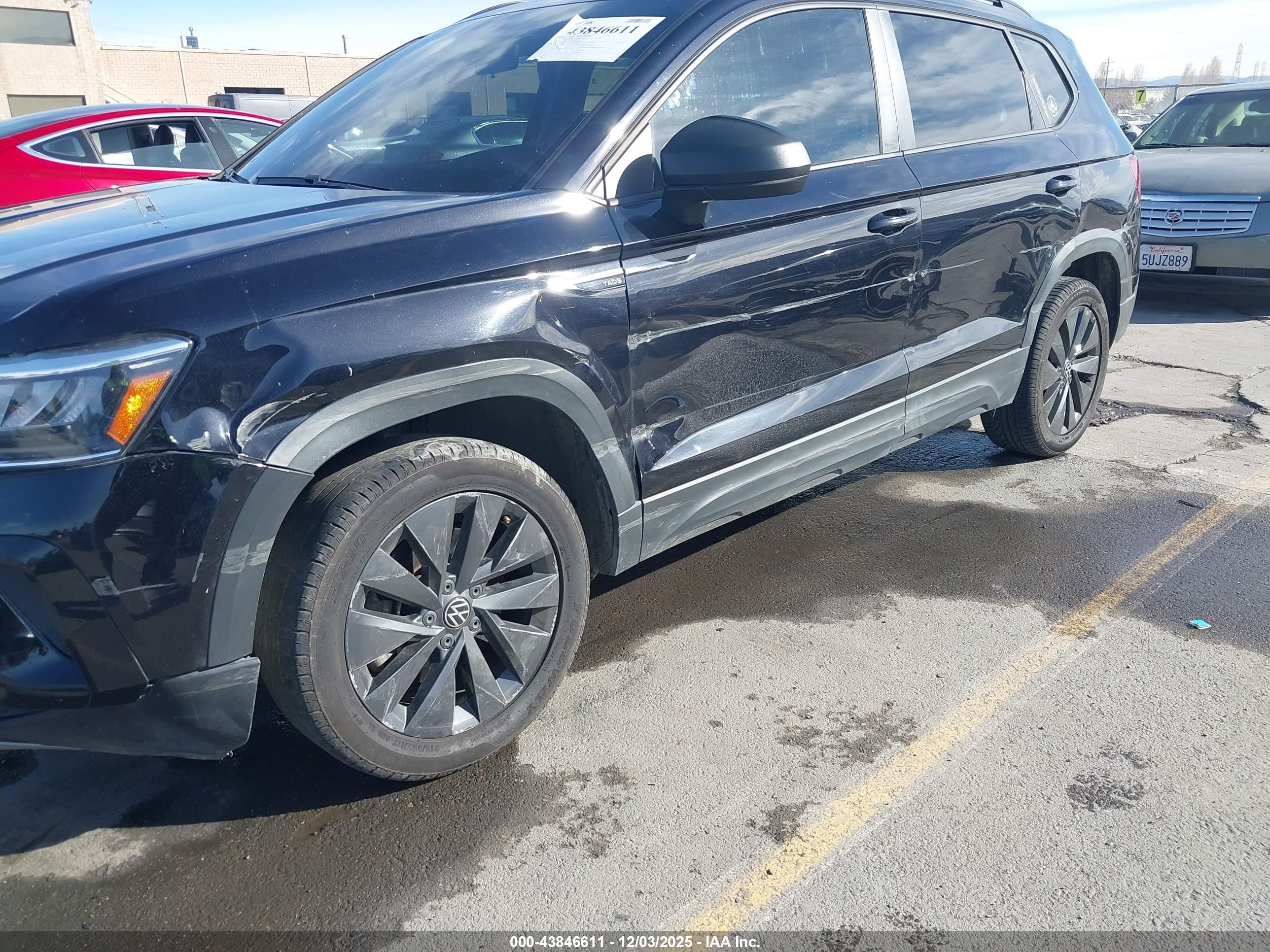 VOLKSWAGEN TAOS image 6