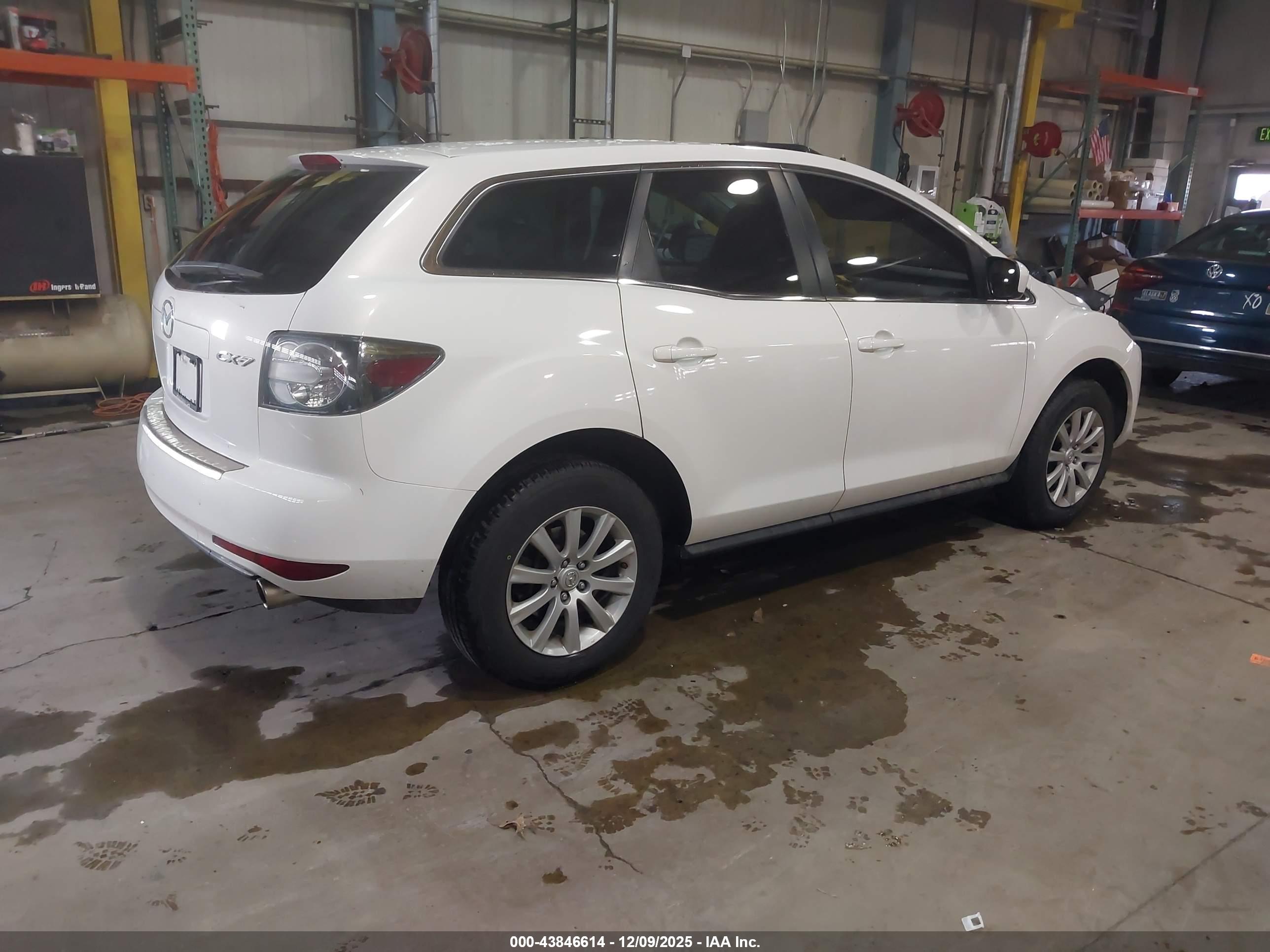 MAZDA CX-7 image 4