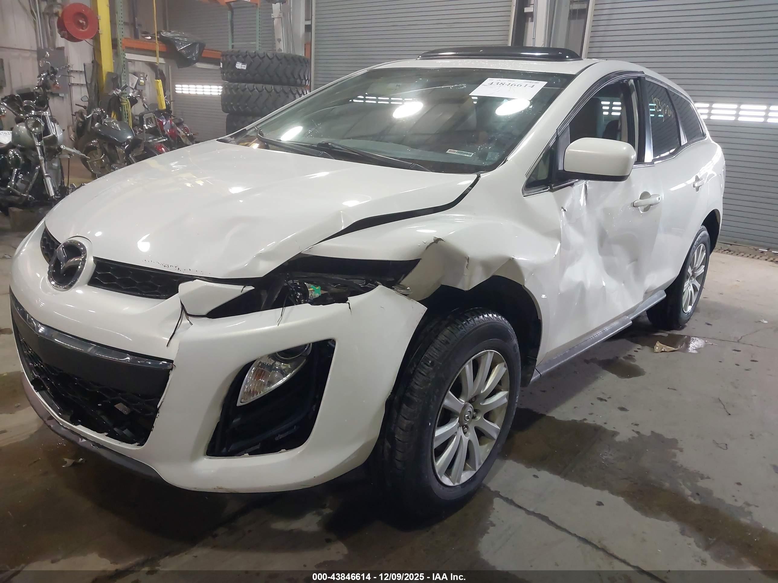 MAZDA CX-7 image 6