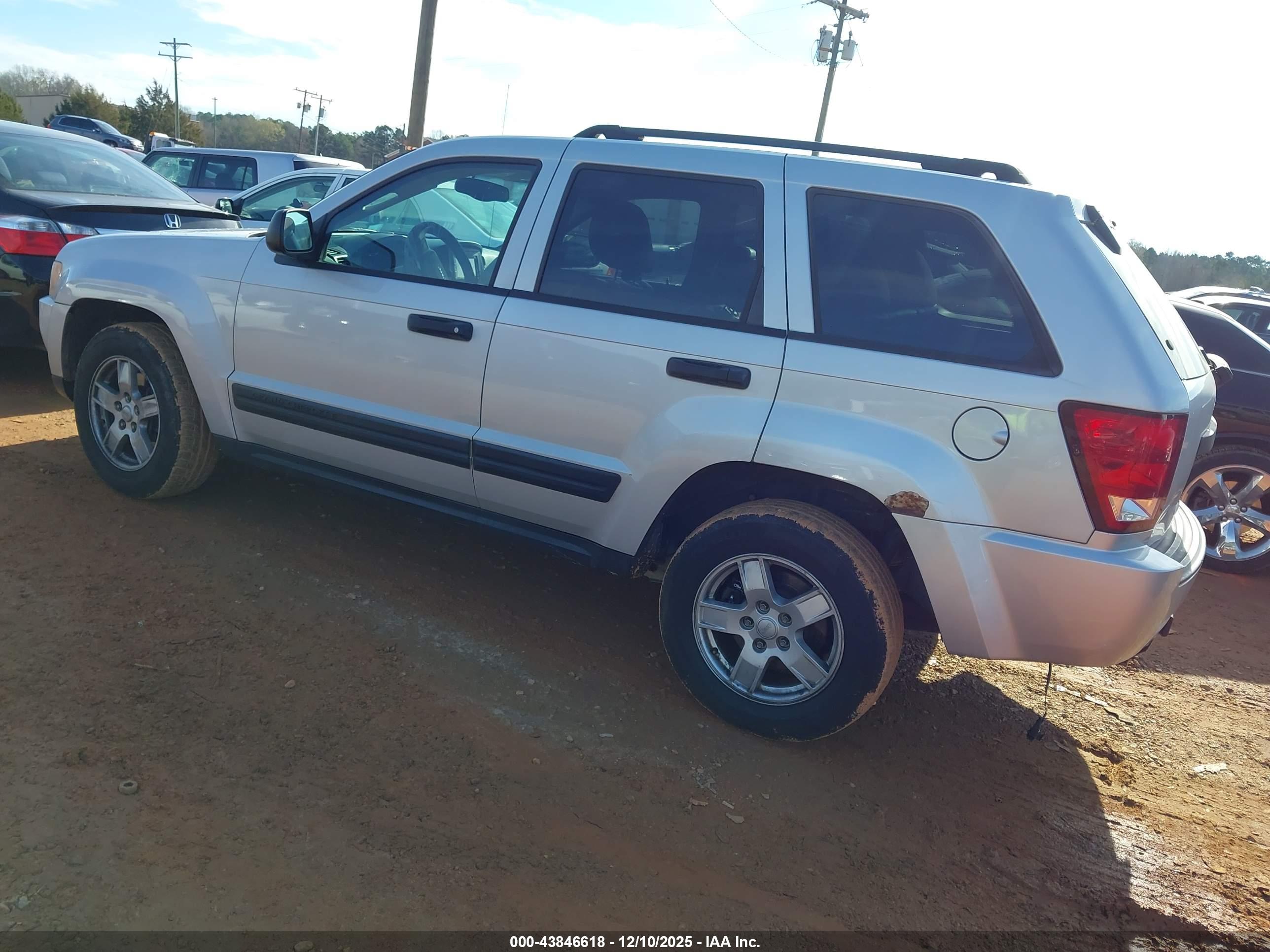 JEEP GRAND image 3