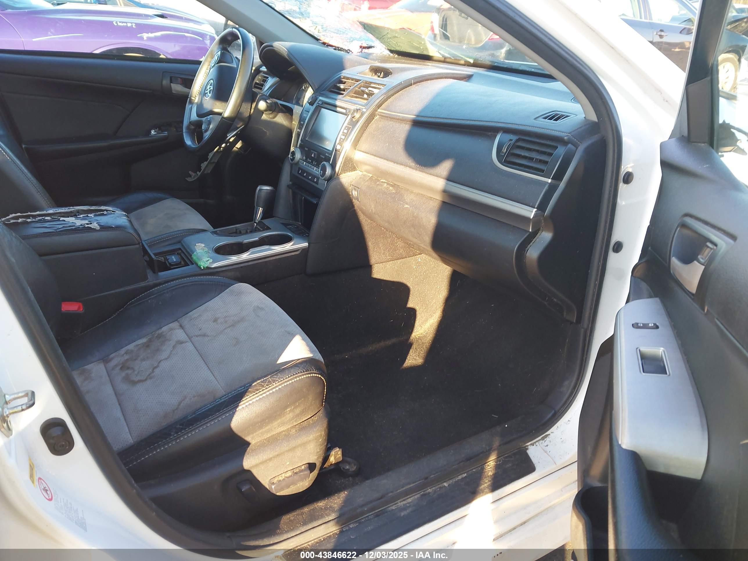 TOYOTA CAMRY image 5